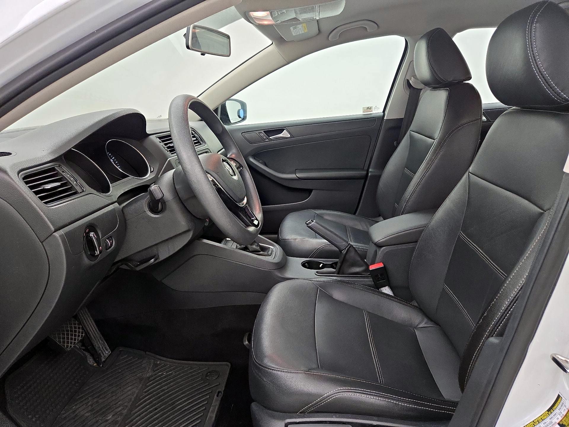 Thumbnail: 2015 Volkswagen Jetta - 11