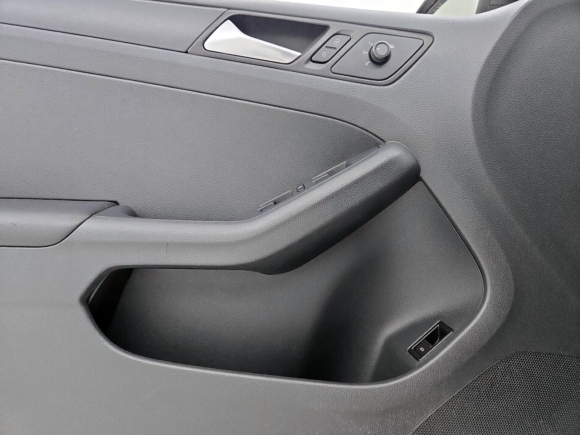 Thumbnail: 2015 Volkswagen Jetta - 12