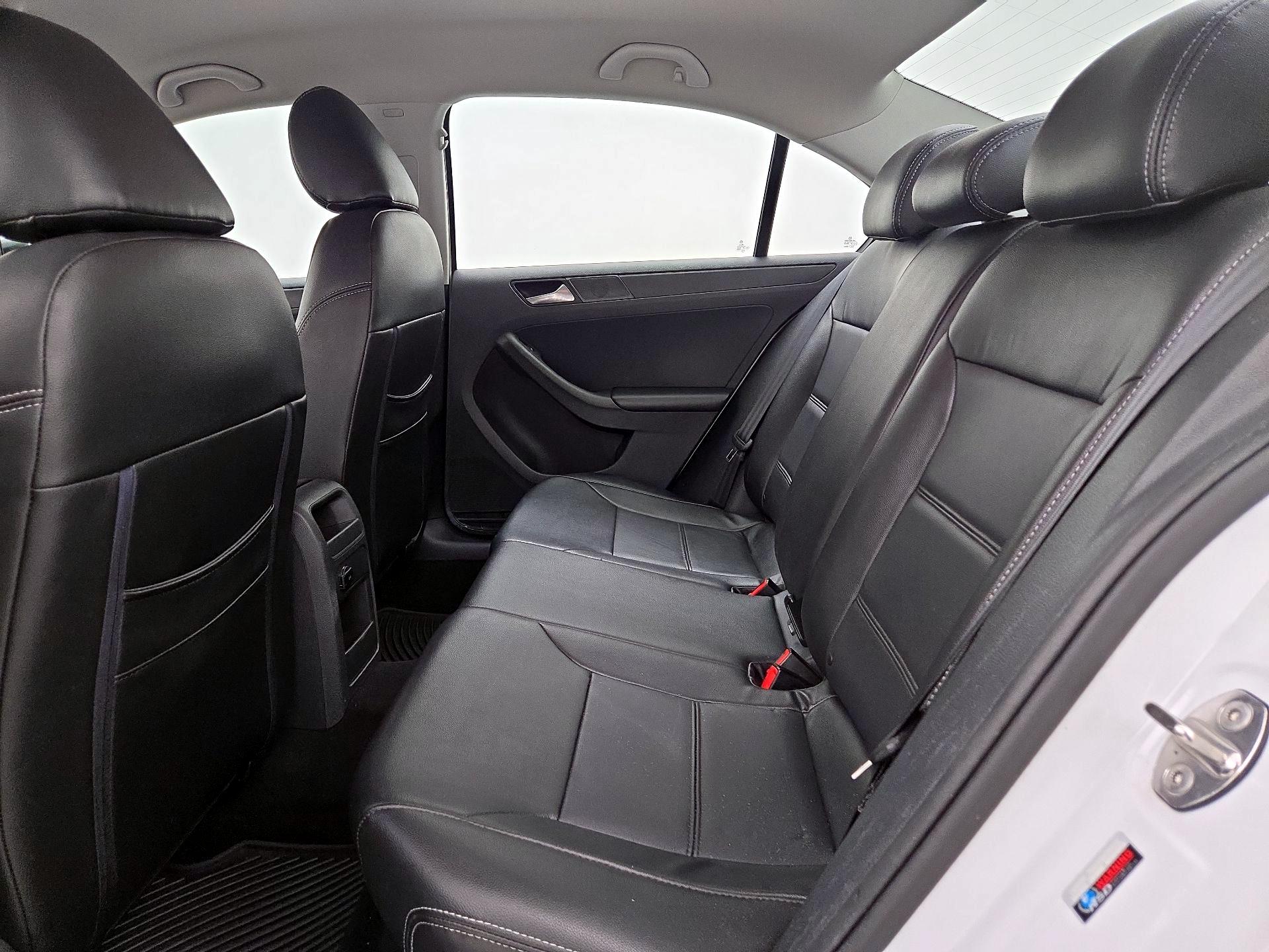 Thumbnail: 2015 Volkswagen Jetta - 19