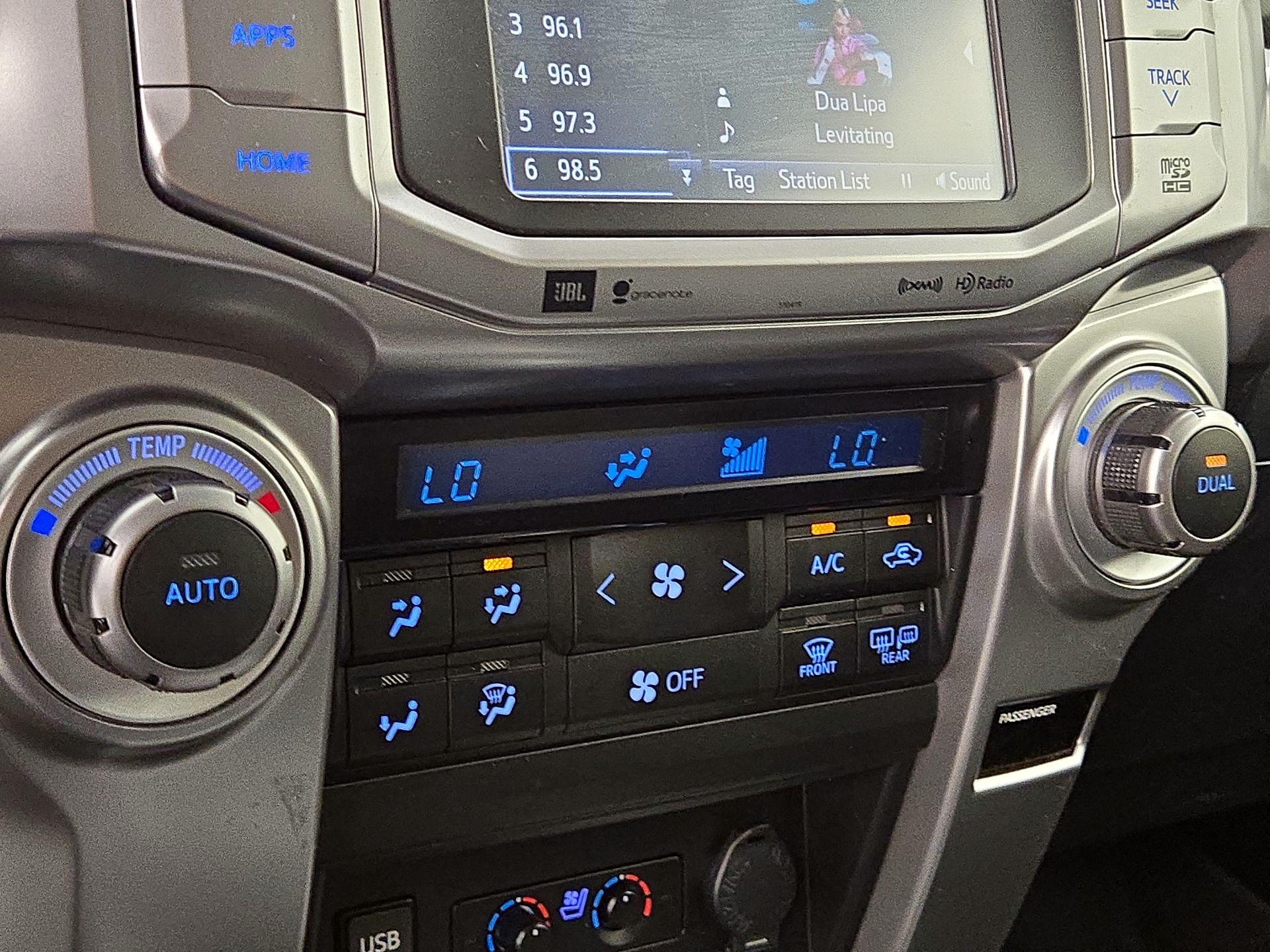 Thumbnail: 2019 Toyota 4Runner - 17