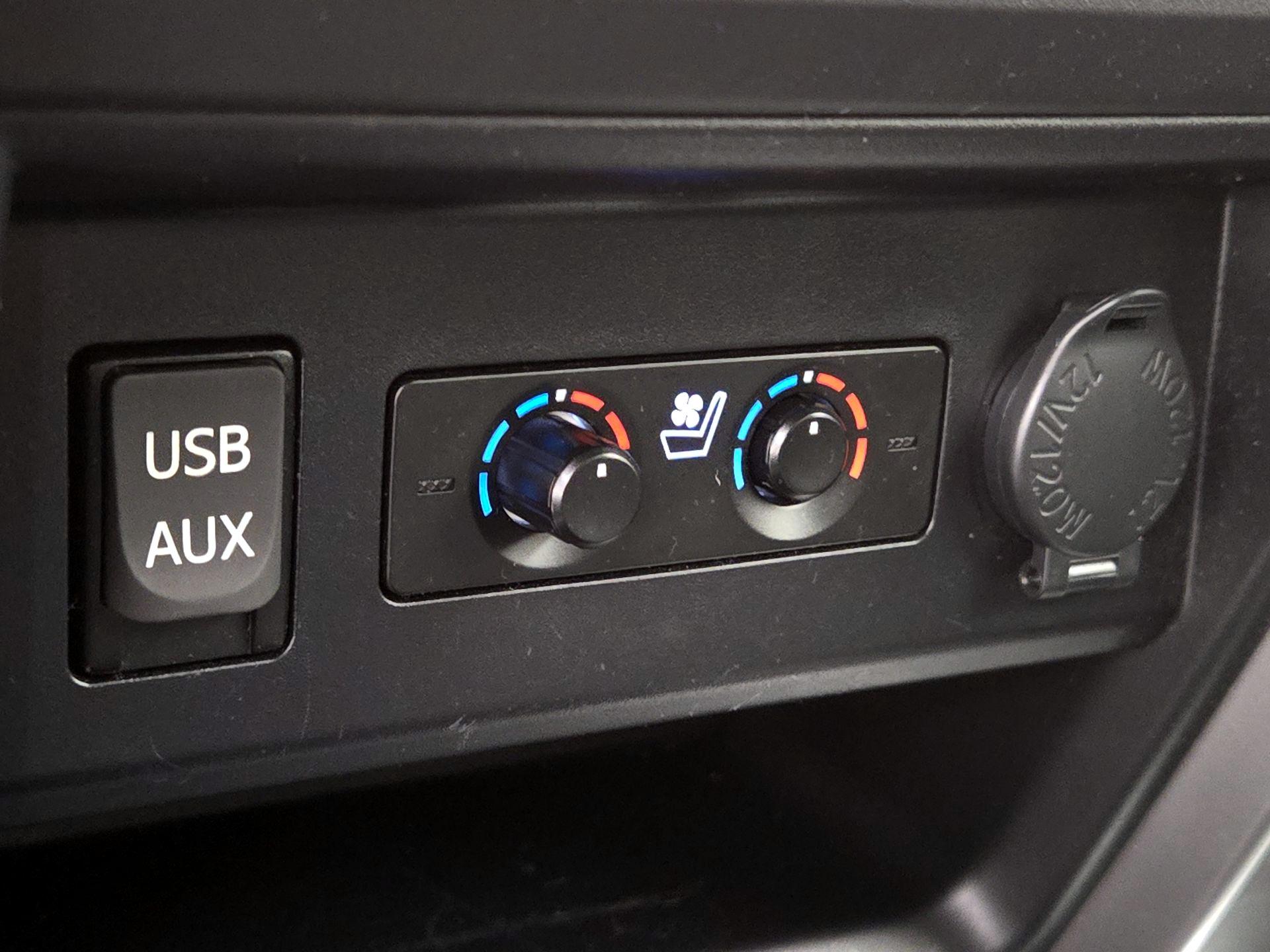Thumbnail: 2019 Toyota 4Runner - 19
