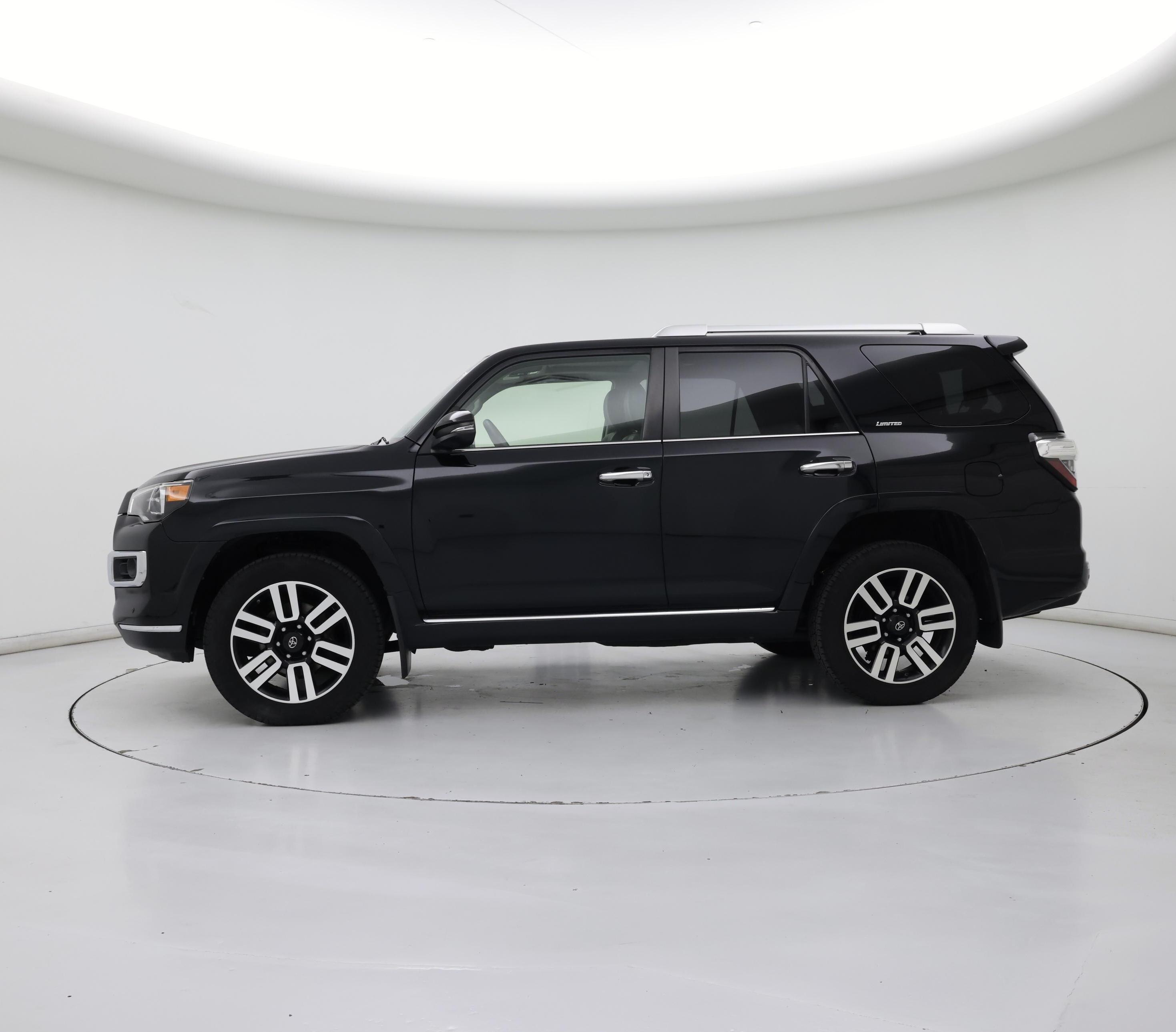 Thumbnail: 2019 Toyota 4Runner - 3