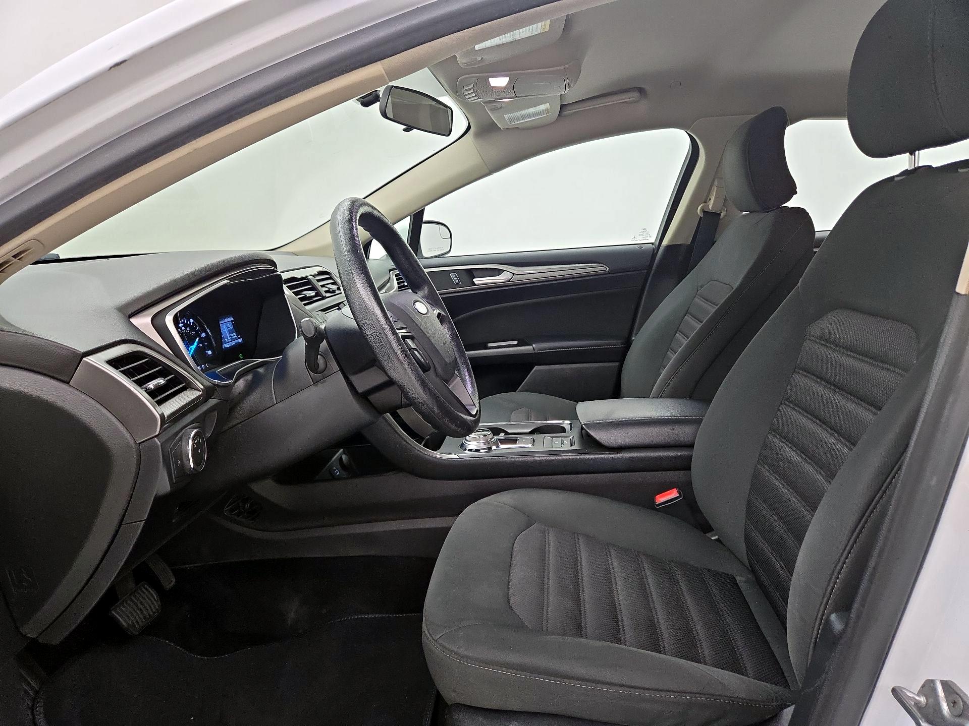 Thumbnail: 2017 Ford Fusion - 11