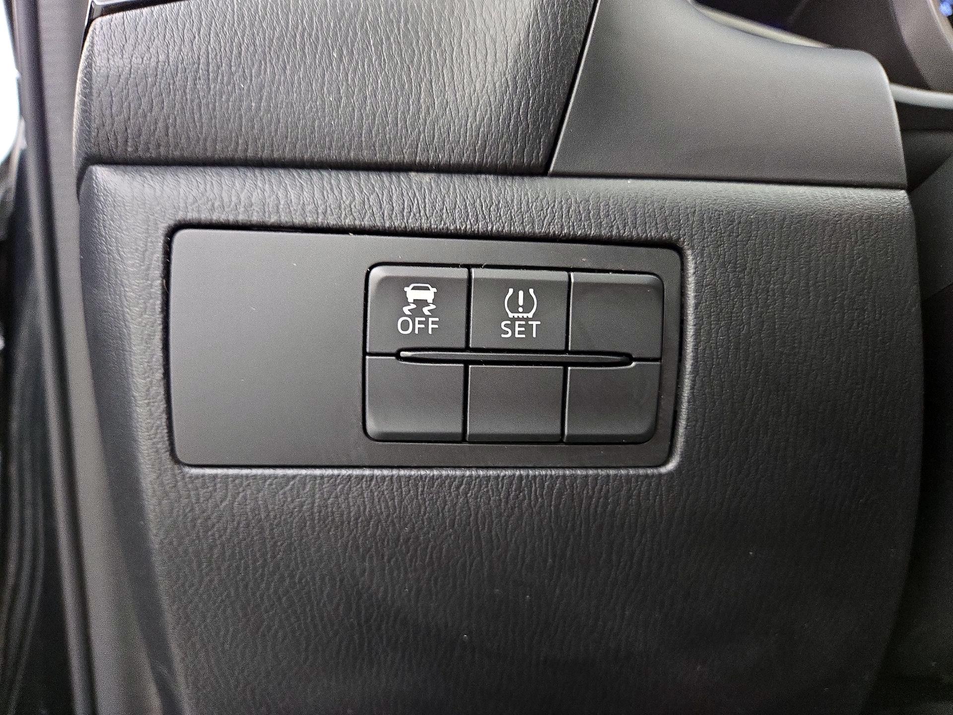 Thumbnail: 2015 Mazda Mazda3 - 13