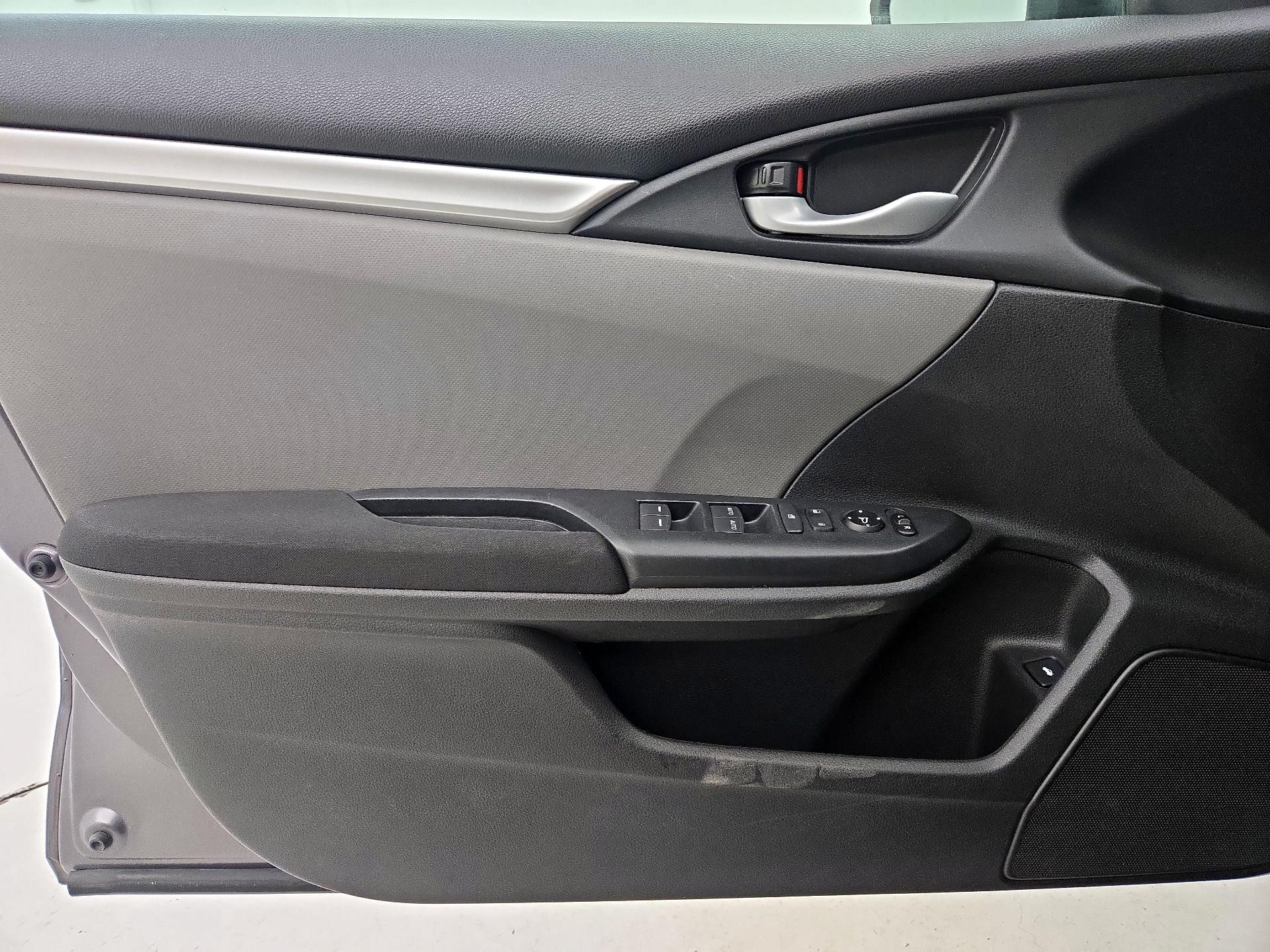 Thumbnail: 2017 Honda Civic - 12