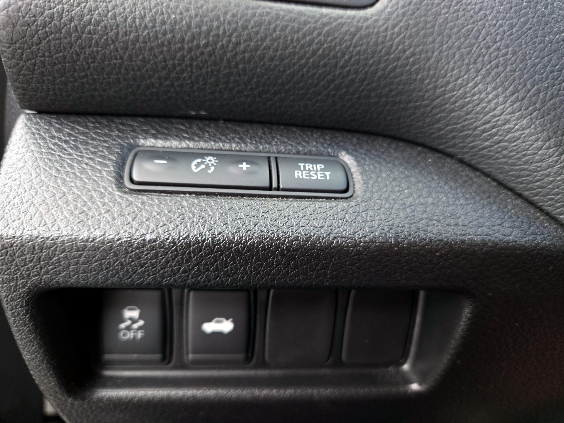 Thumbnail: 2015 Nissan Altima - 13
