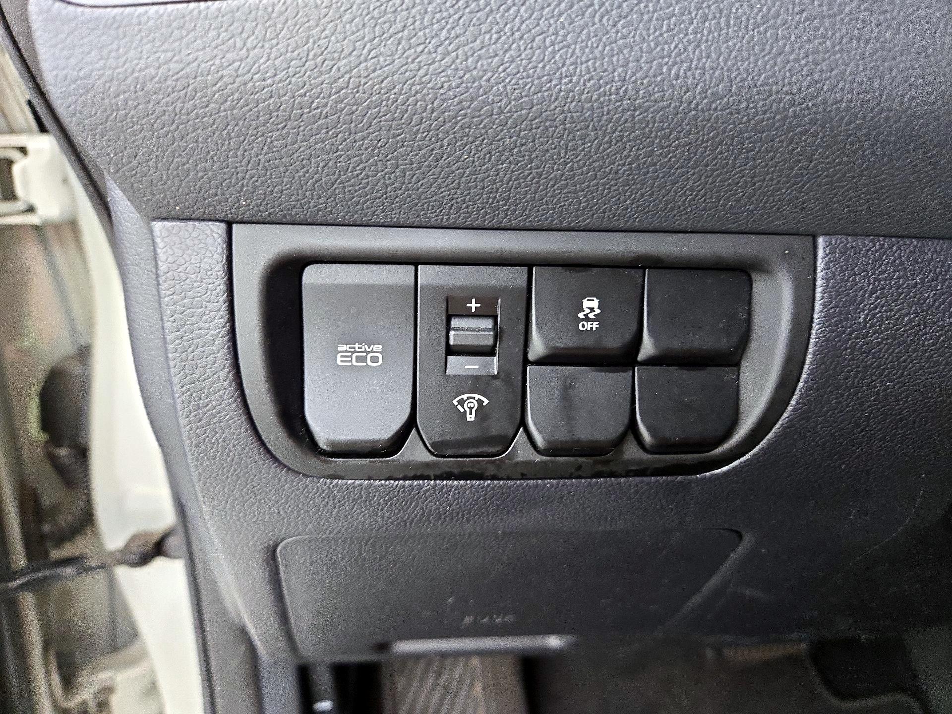 Thumbnail: 2013 Kia Rio5 - 13