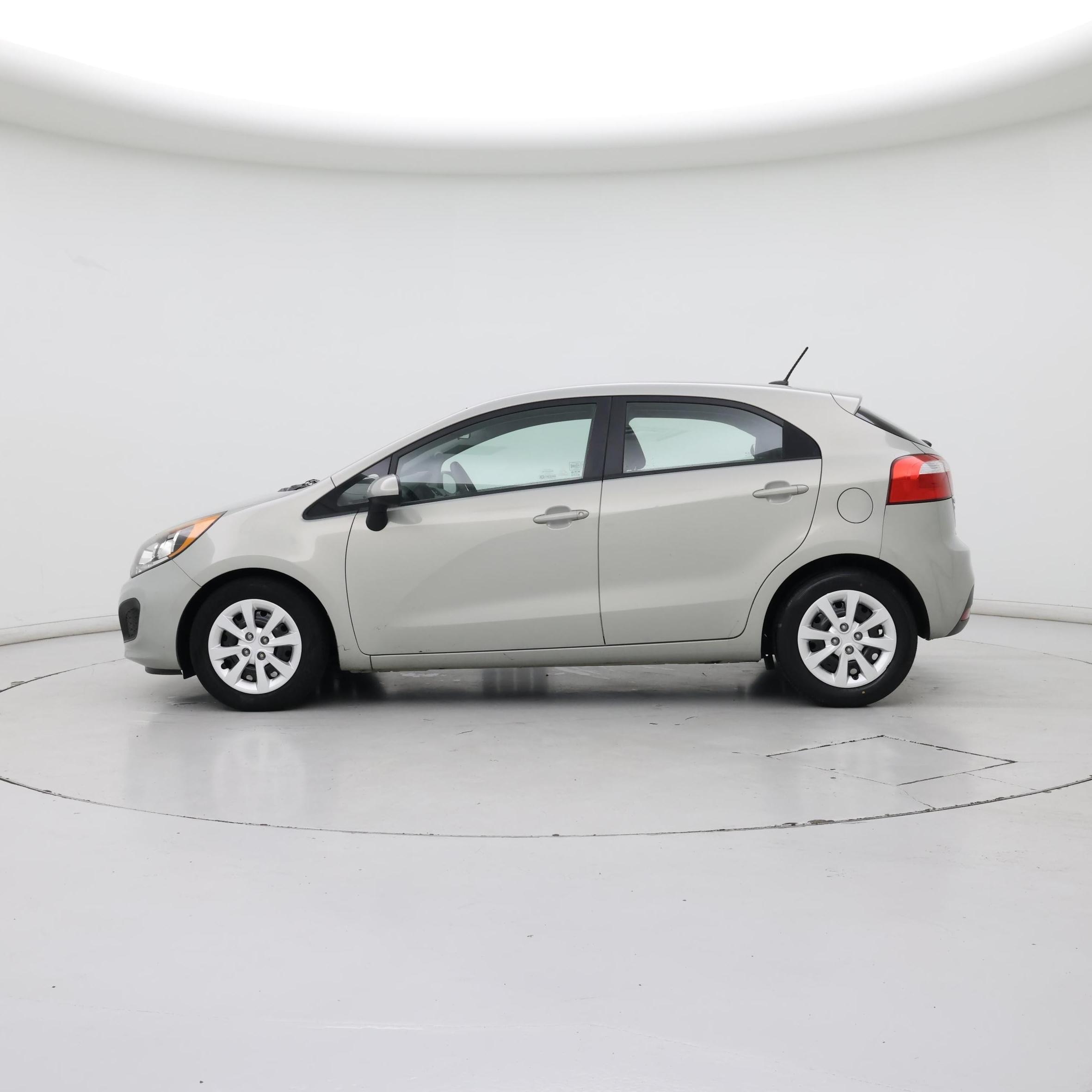 Thumbnail: 2013 Kia Rio5 - 3