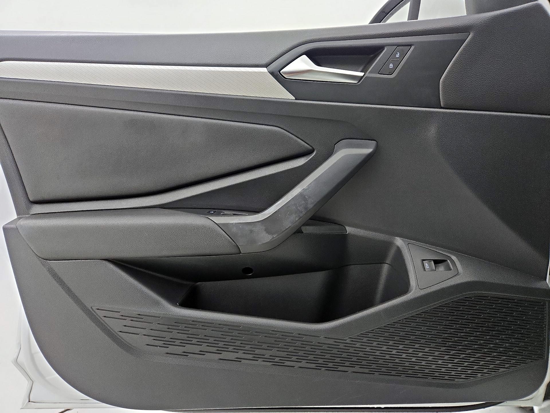 Thumbnail: 2019 Volkswagen Jetta - 12