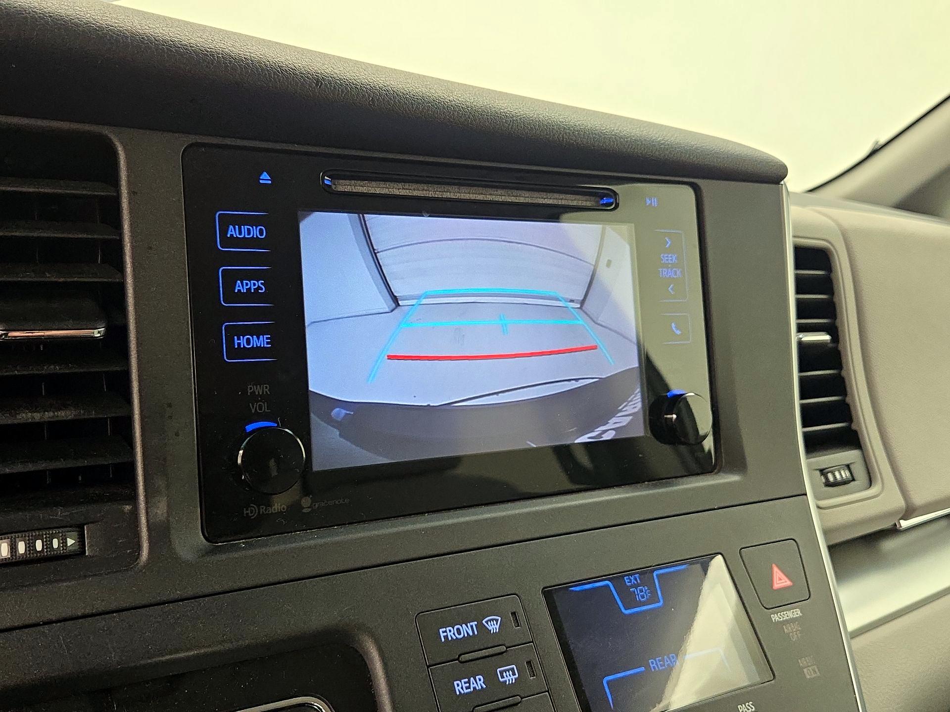 Thumbnail: 2015 Toyota Sienna - 14