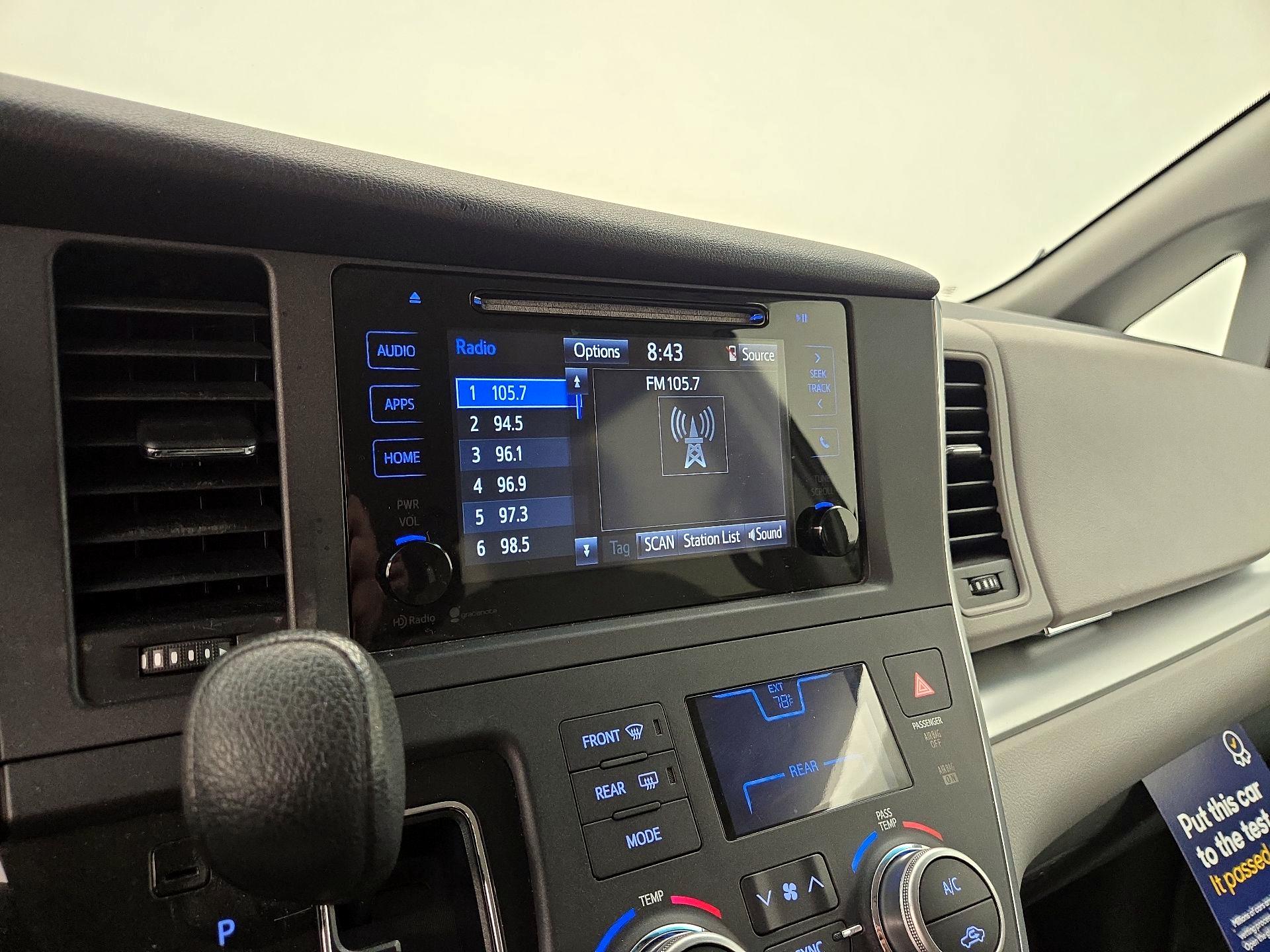 Thumbnail: 2015 Toyota Sienna - 15