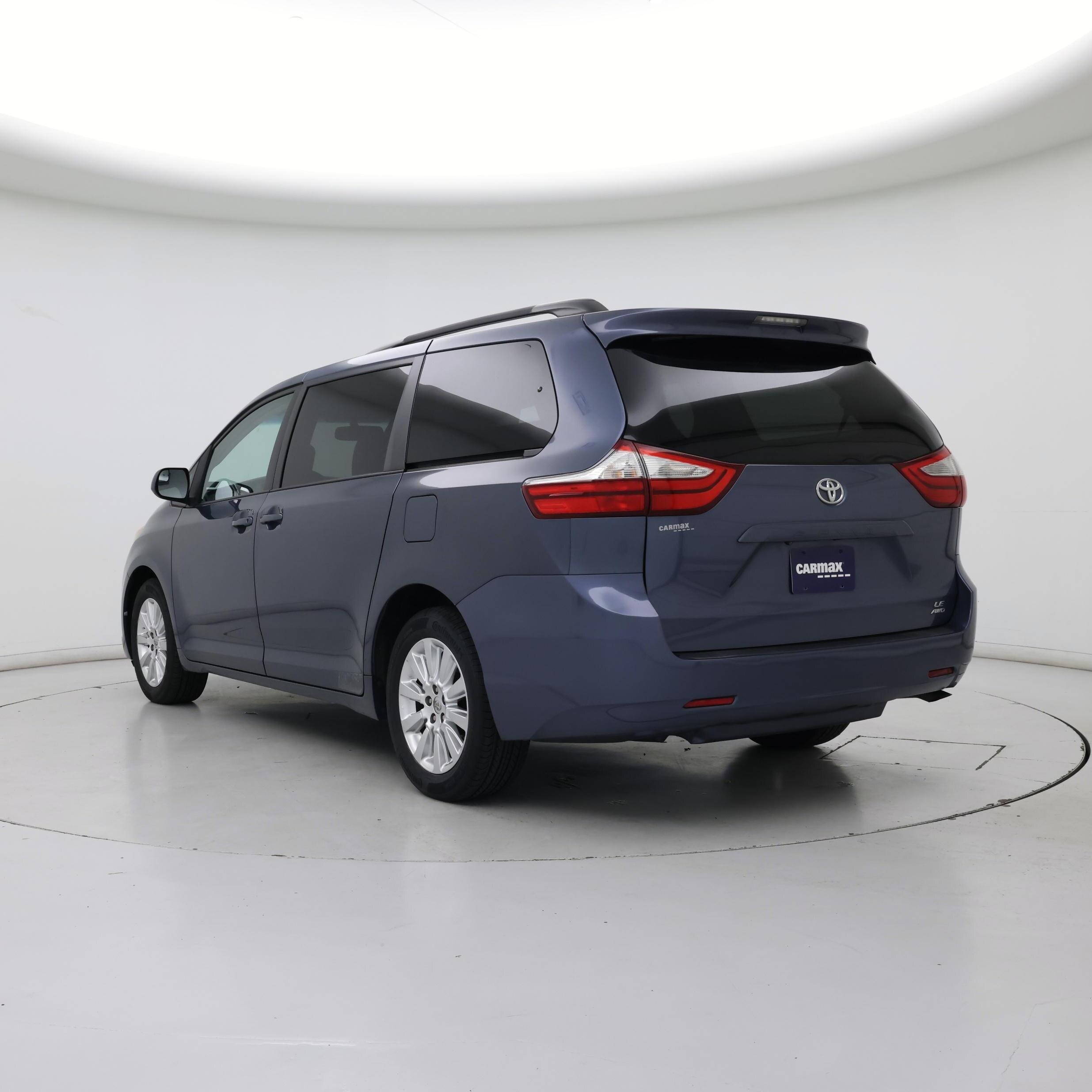 Thumbnail: 2015 Toyota Sienna - 2