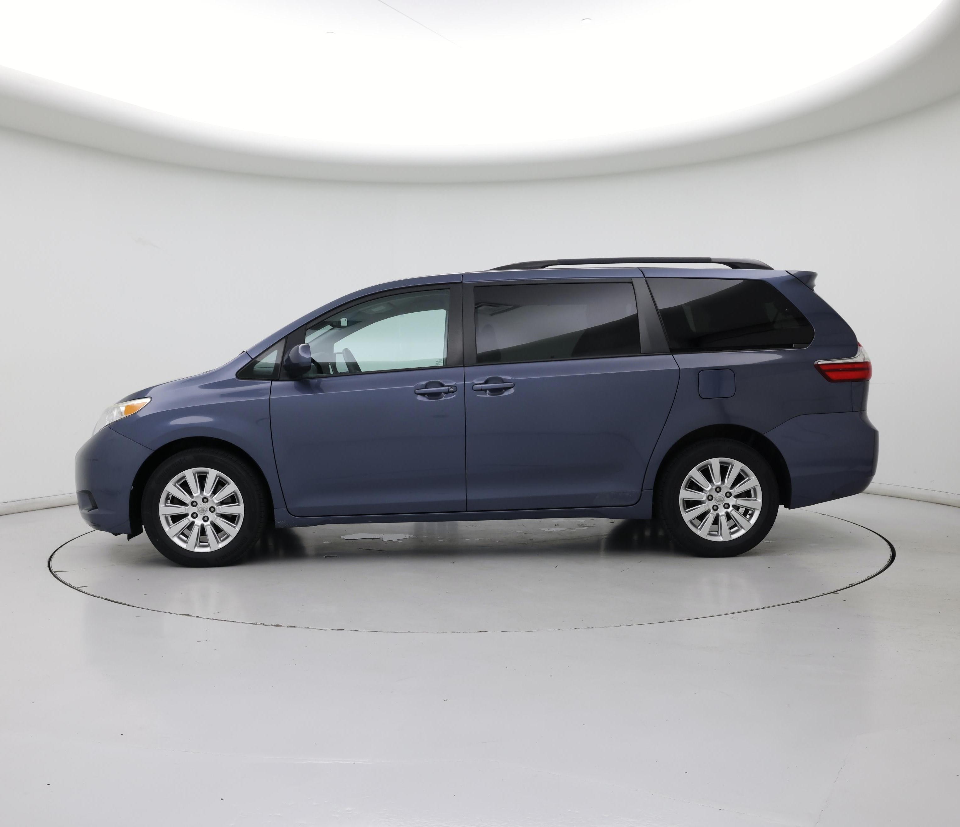 Thumbnail: 2015 Toyota Sienna - 3