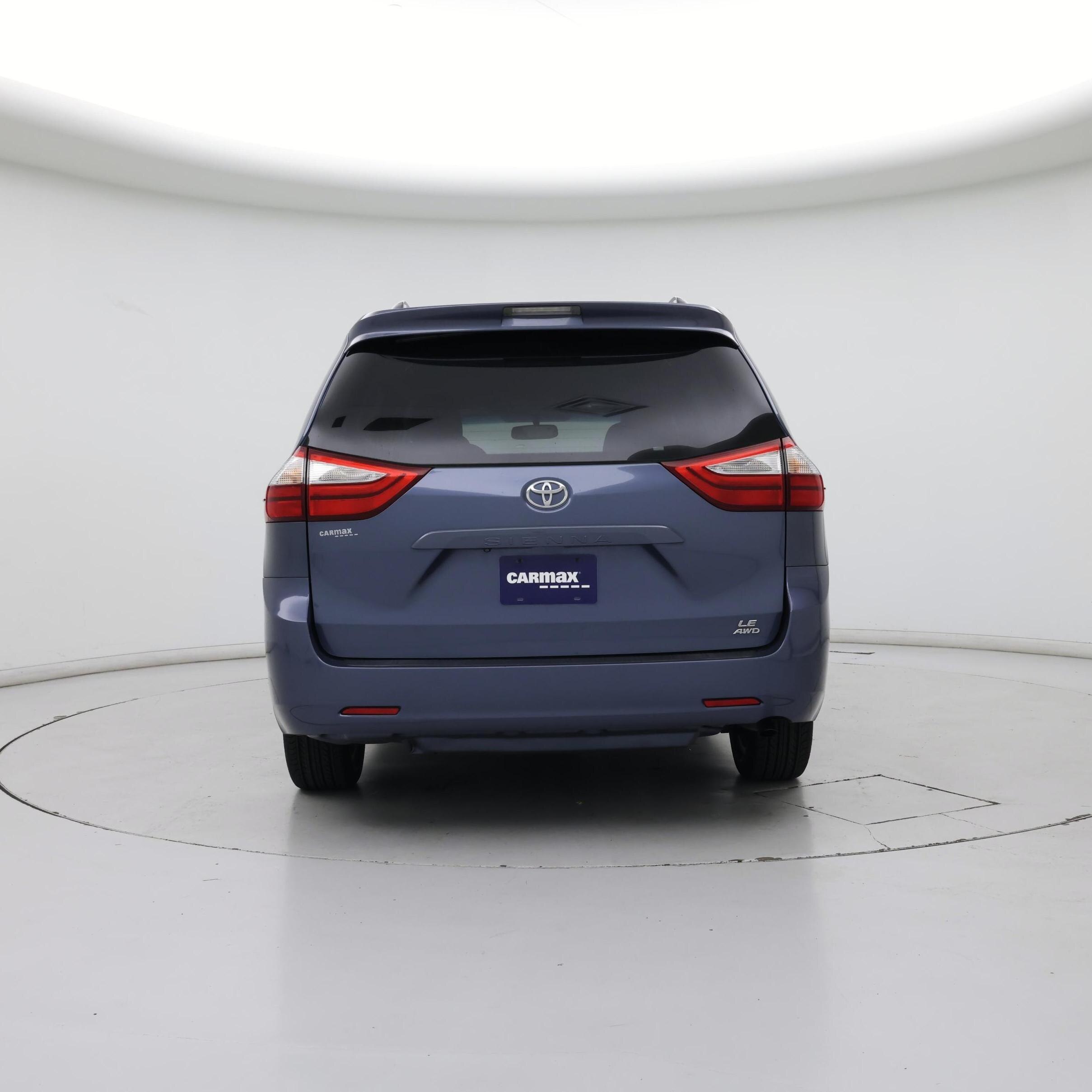 Thumbnail: 2015 Toyota Sienna - 6