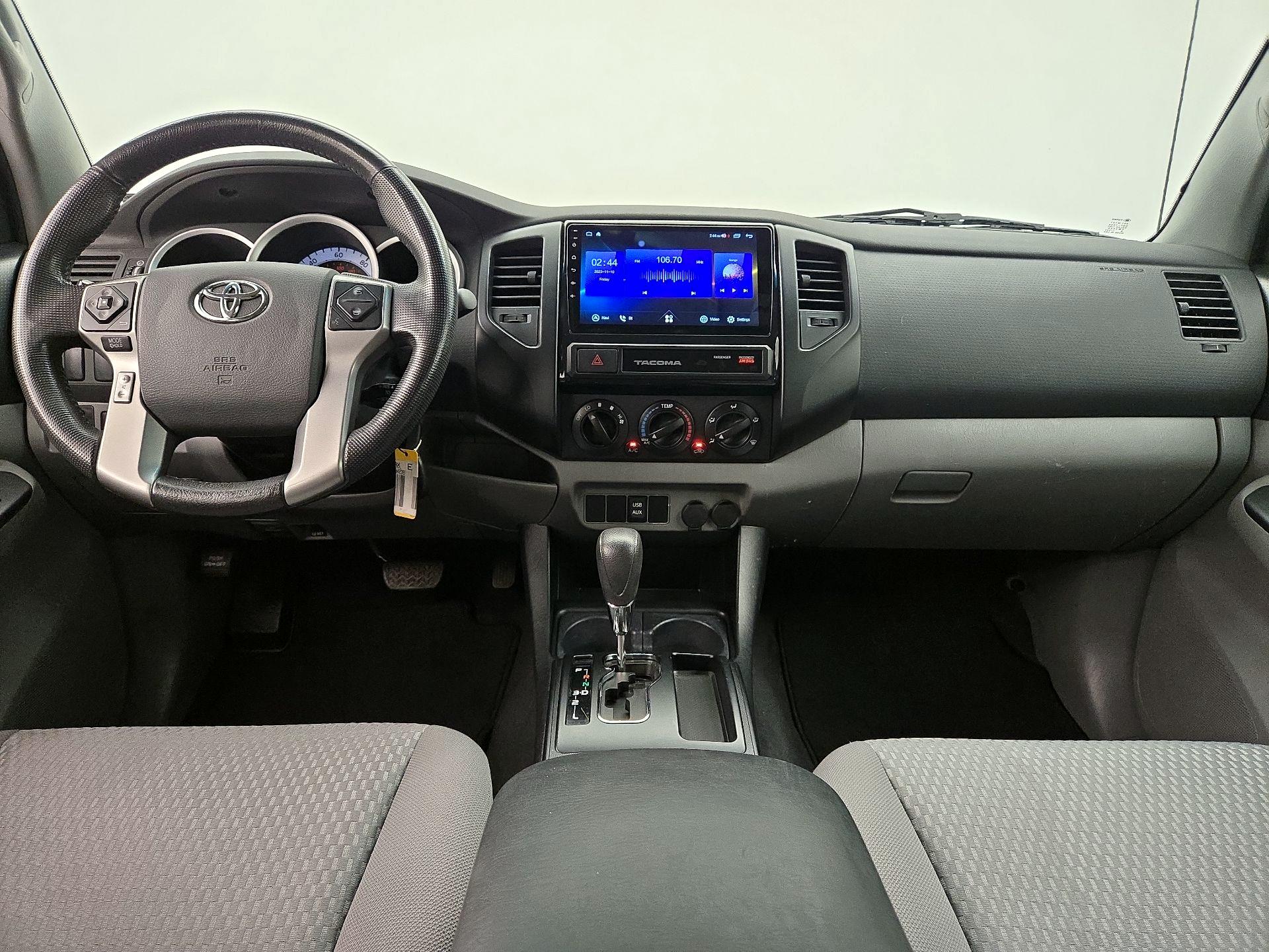 Thumbnail: 2015 Toyota Tacoma - 9