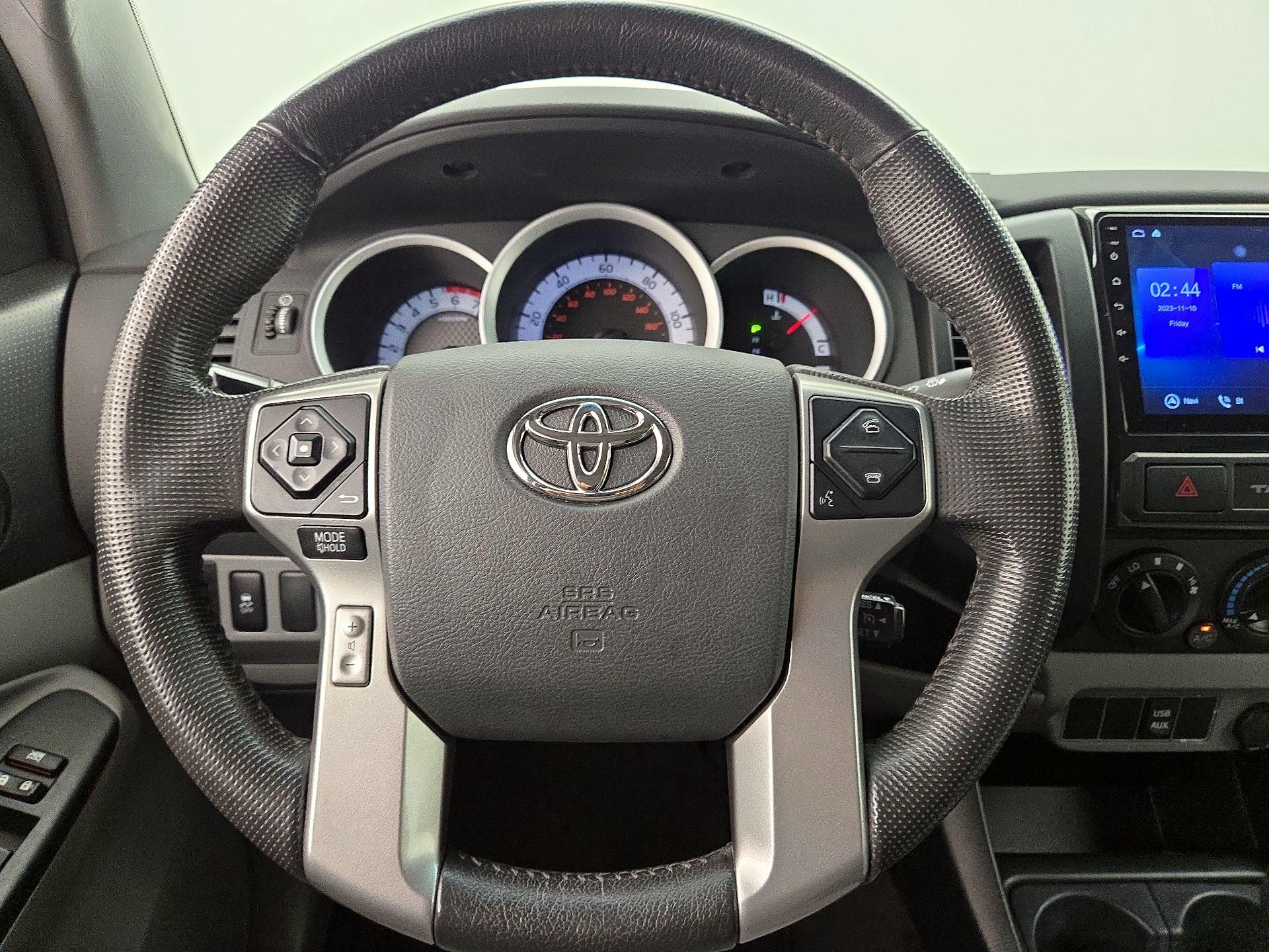 Thumbnail: 2015 Toyota Tacoma - 10