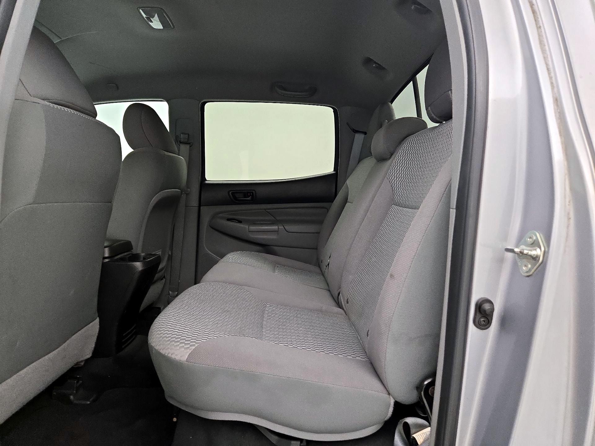 Thumbnail: 2015 Toyota Tacoma - 18