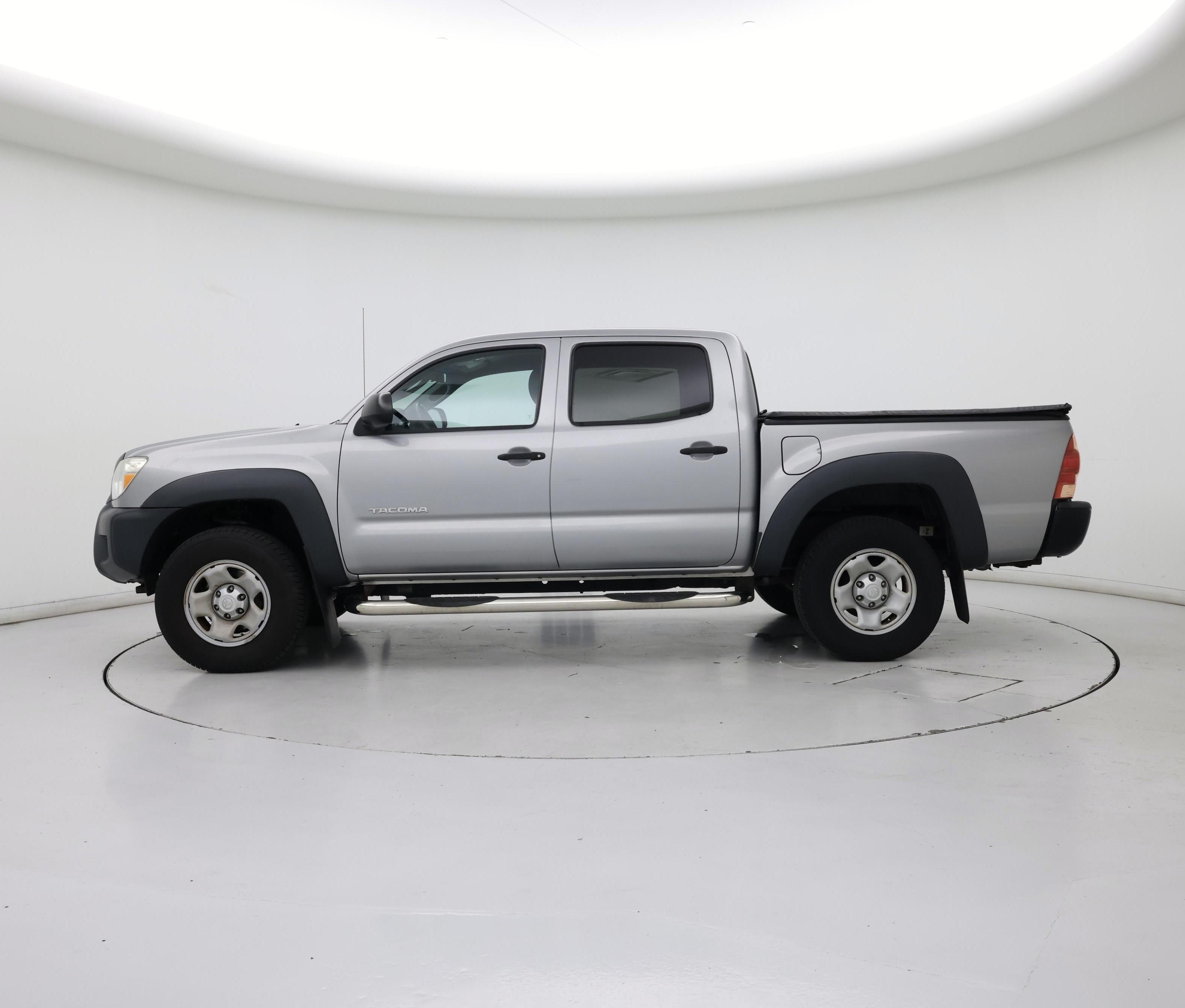 Thumbnail: 2015 Toyota Tacoma - 3