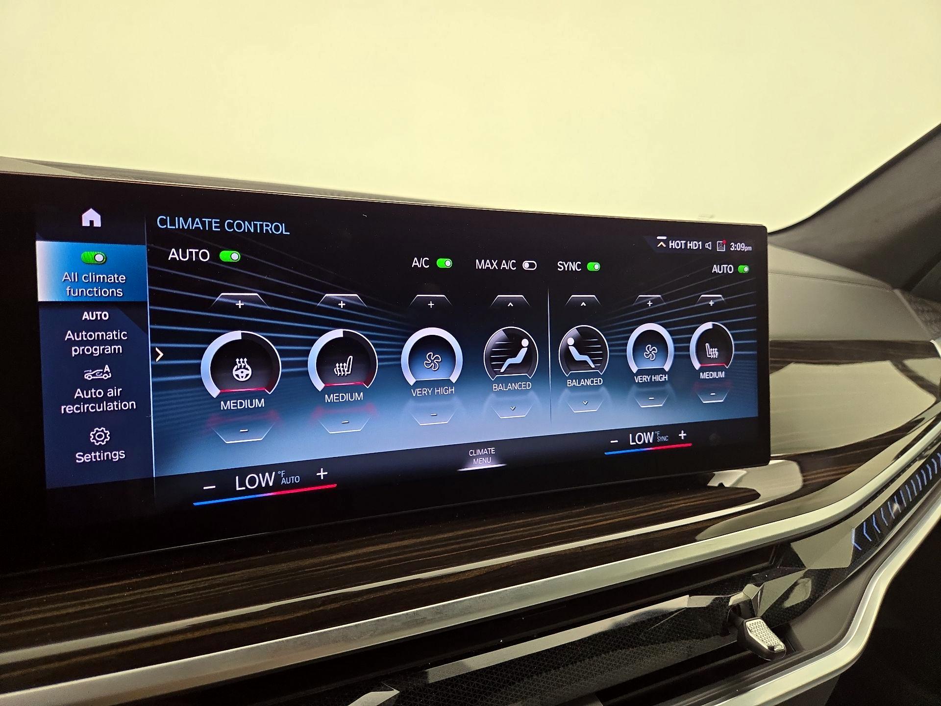 Thumbnail: 2023 BMW X7 - 17