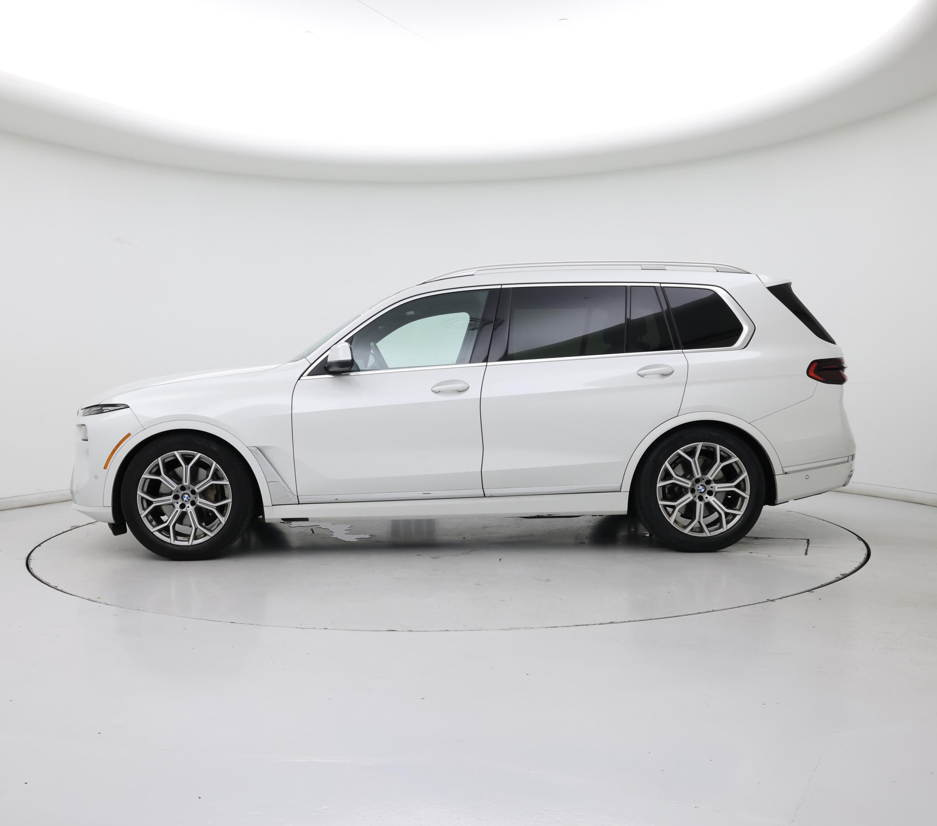 Thumbnail: 2023 BMW X7 - 3