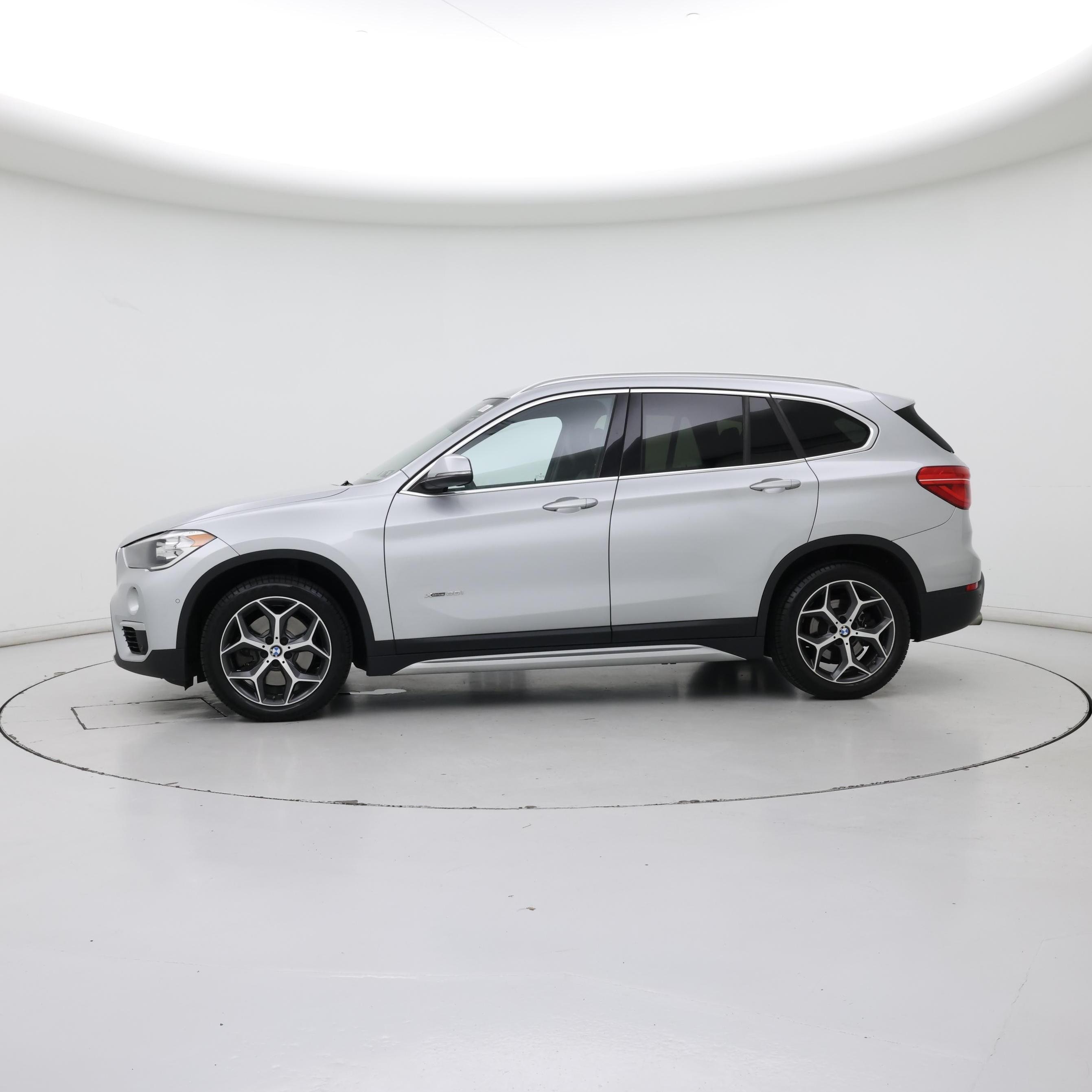 Thumbnail: 2018 BMW X1 - 3