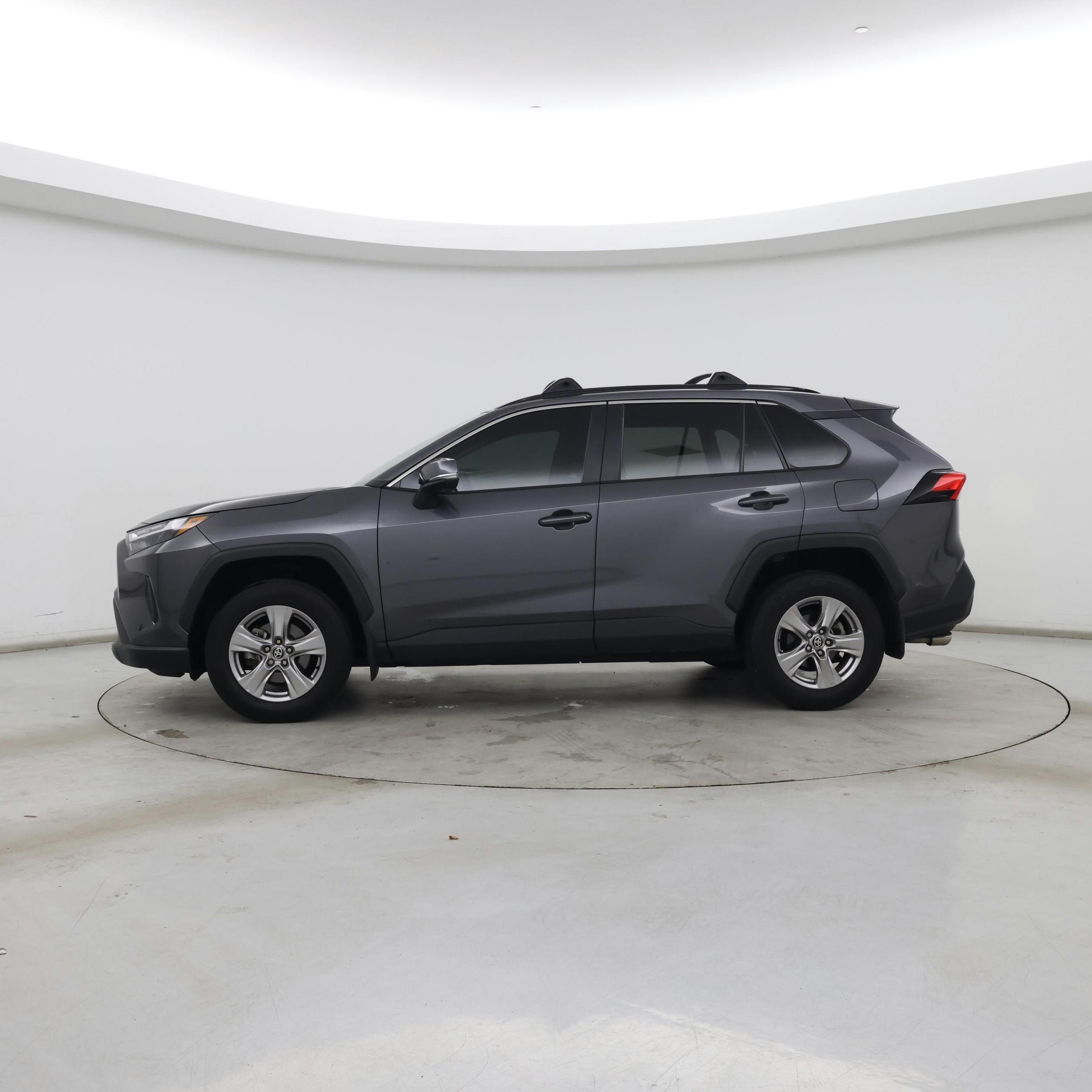 Thumbnail: 2022 Toyota RAV4 - 3