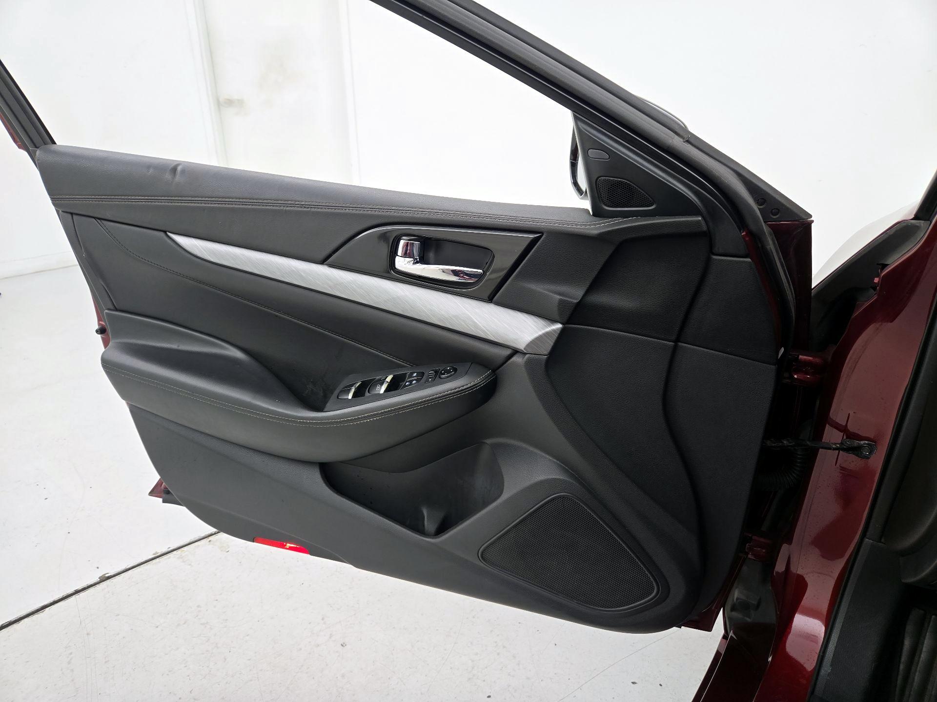 Thumbnail: 2016 Nissan Maxima - 12