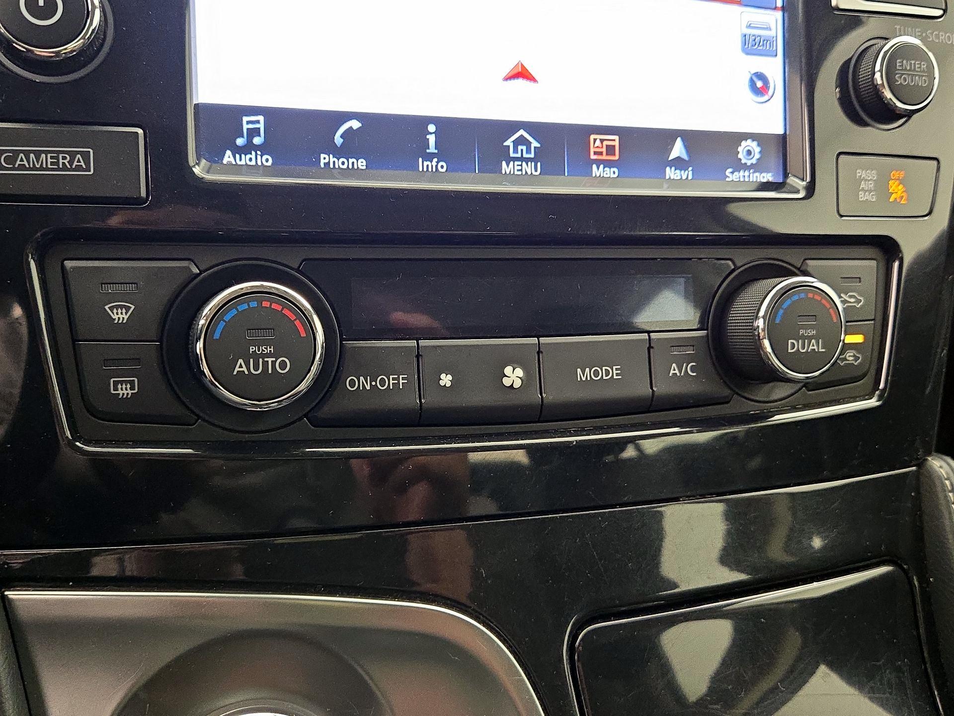 Thumbnail: 2016 Nissan Maxima - 17