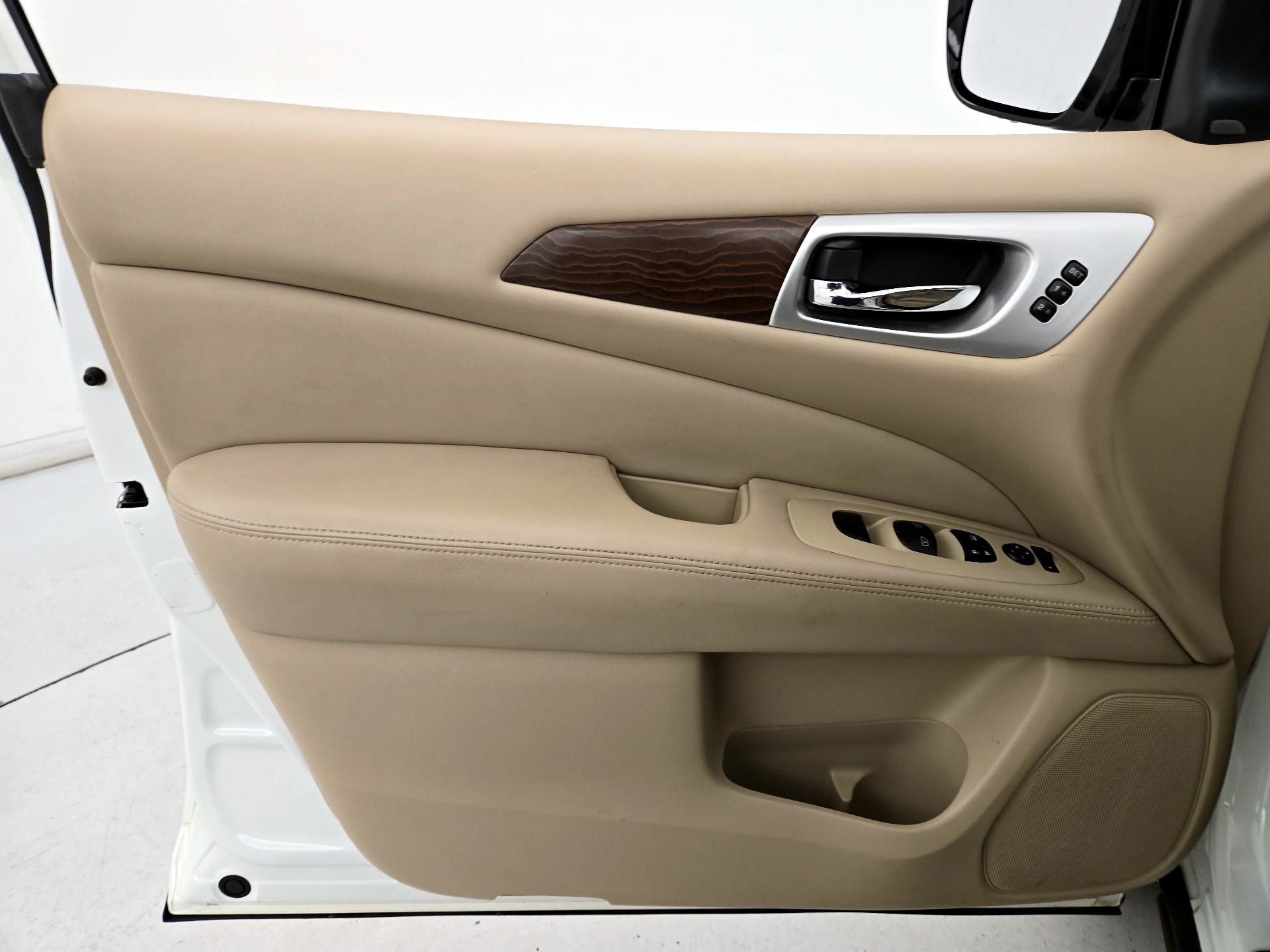 Thumbnail: 2017 Nissan Pathfinder - 12
