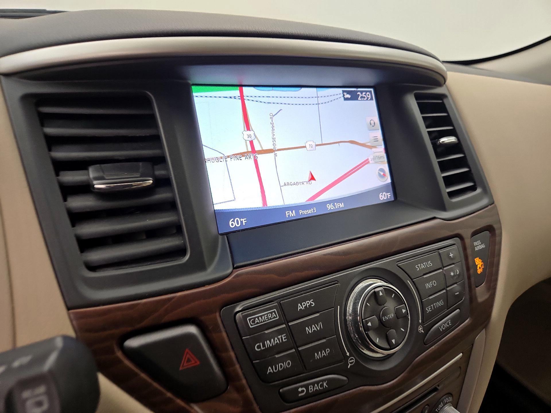 Thumbnail: 2017 Nissan Pathfinder - 14