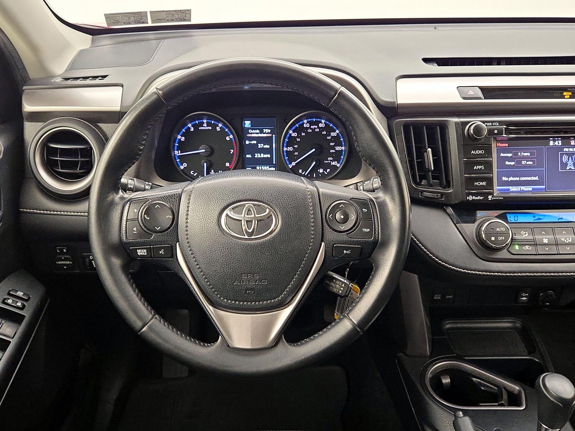Thumbnail: 2017 Toyota RAV4 - 10
