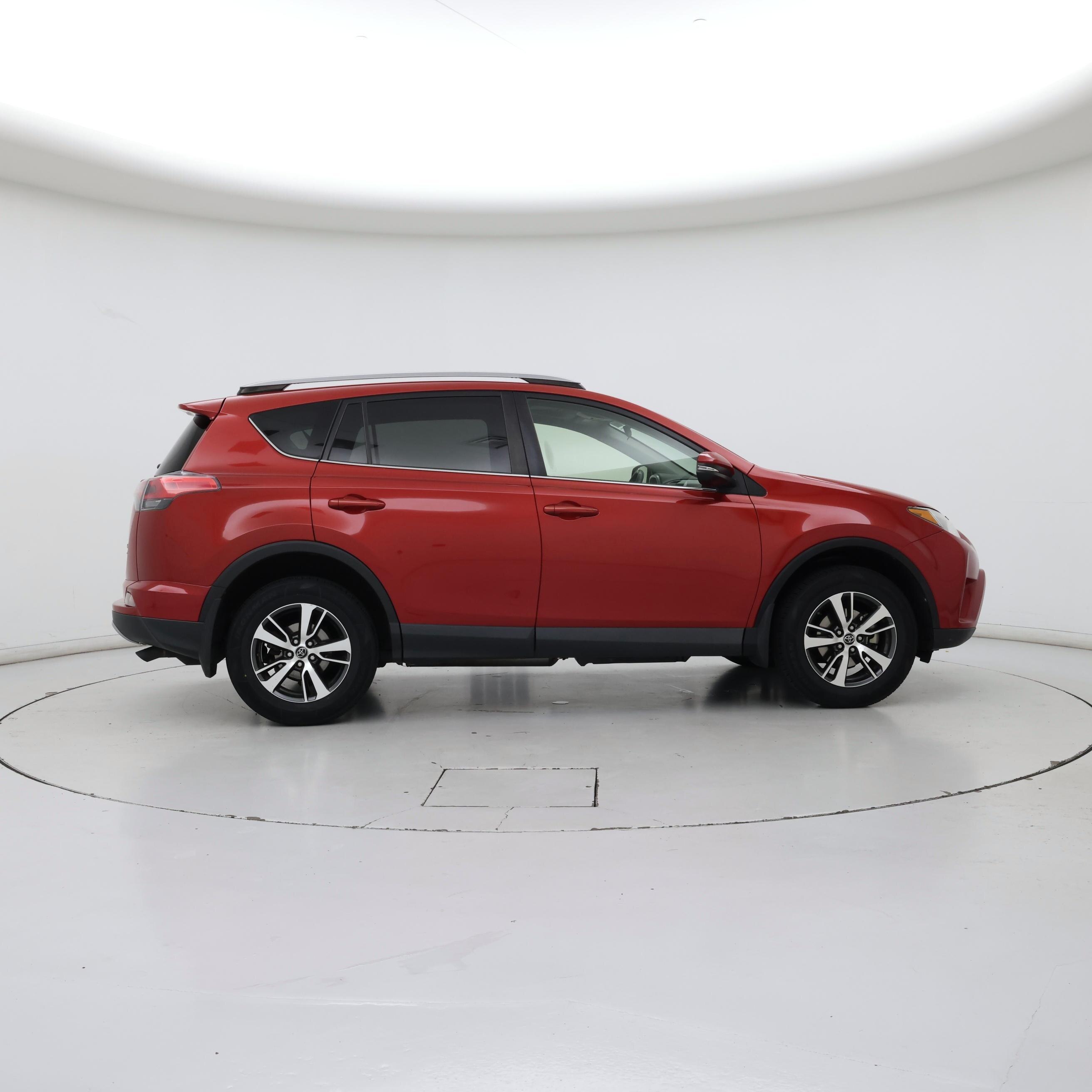 Thumbnail: 2017 Toyota RAV4 - 7