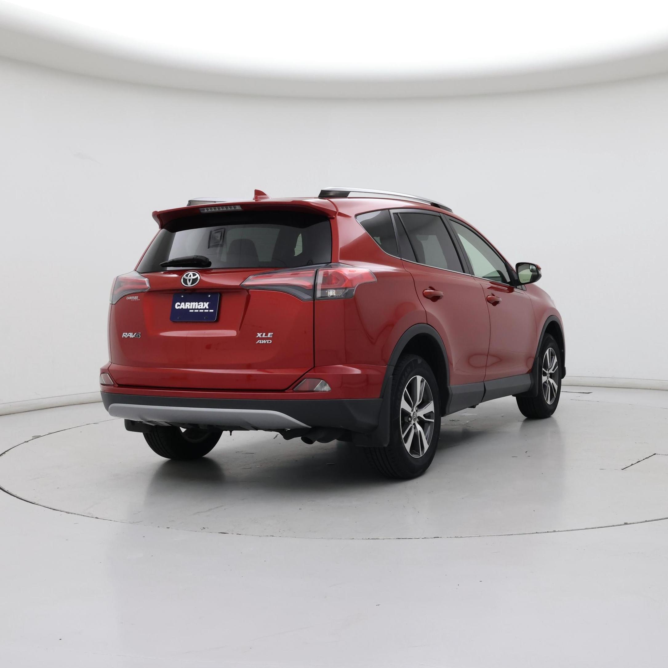 Thumbnail: 2017 Toyota RAV4 - 8