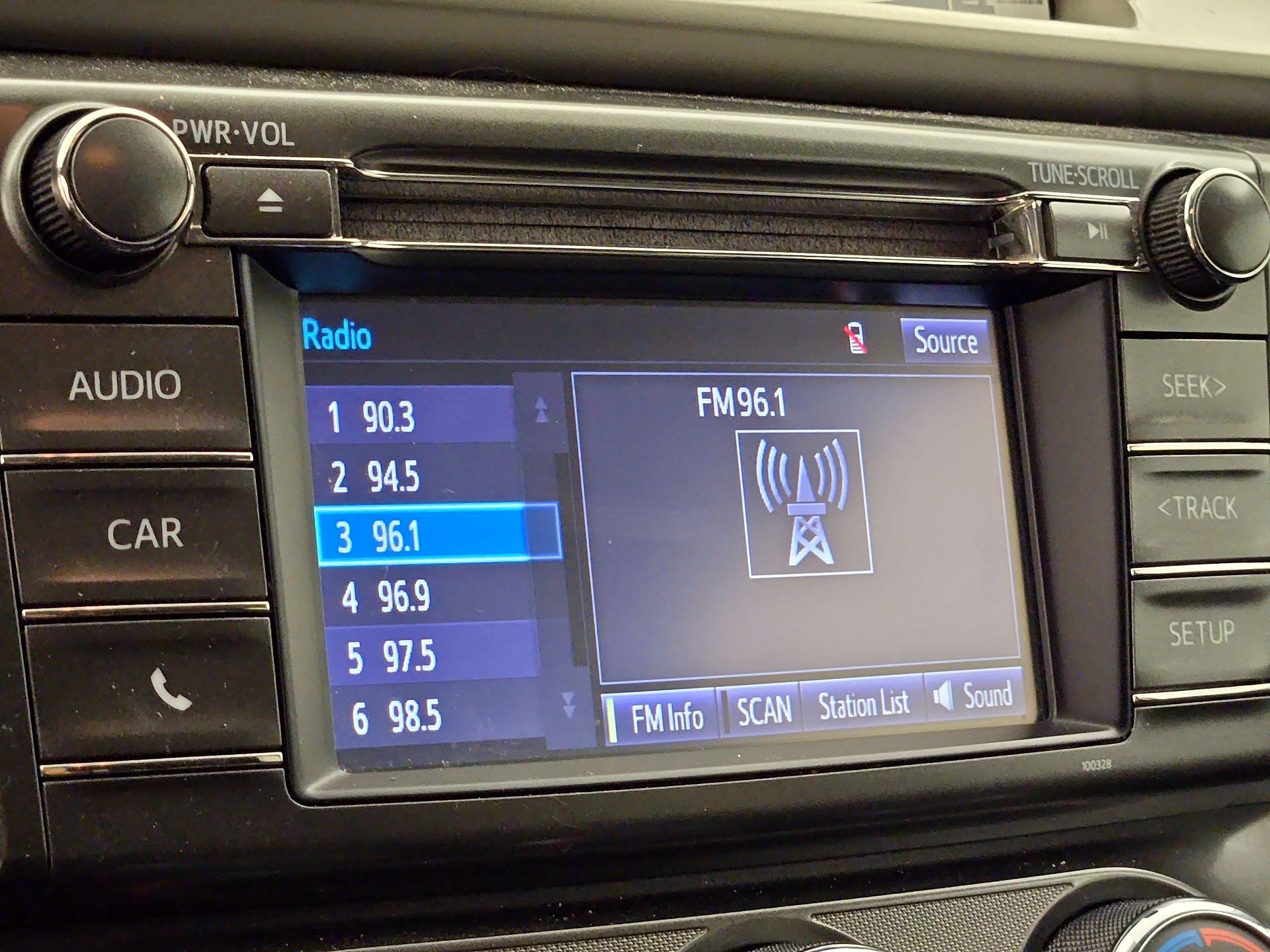 Thumbnail: 2015 Toyota RAV4 - 15