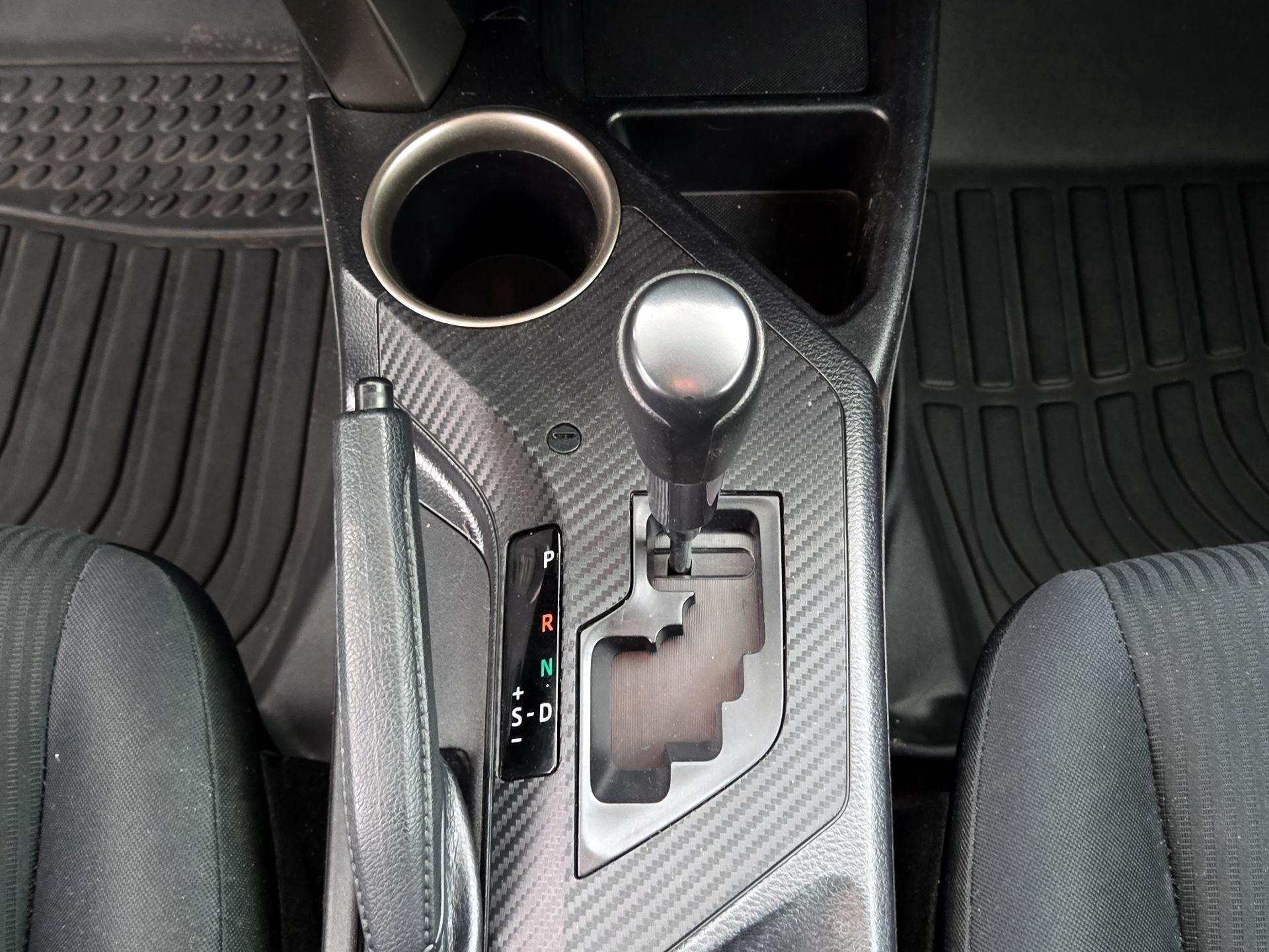Thumbnail: 2015 Toyota RAV4 - 17