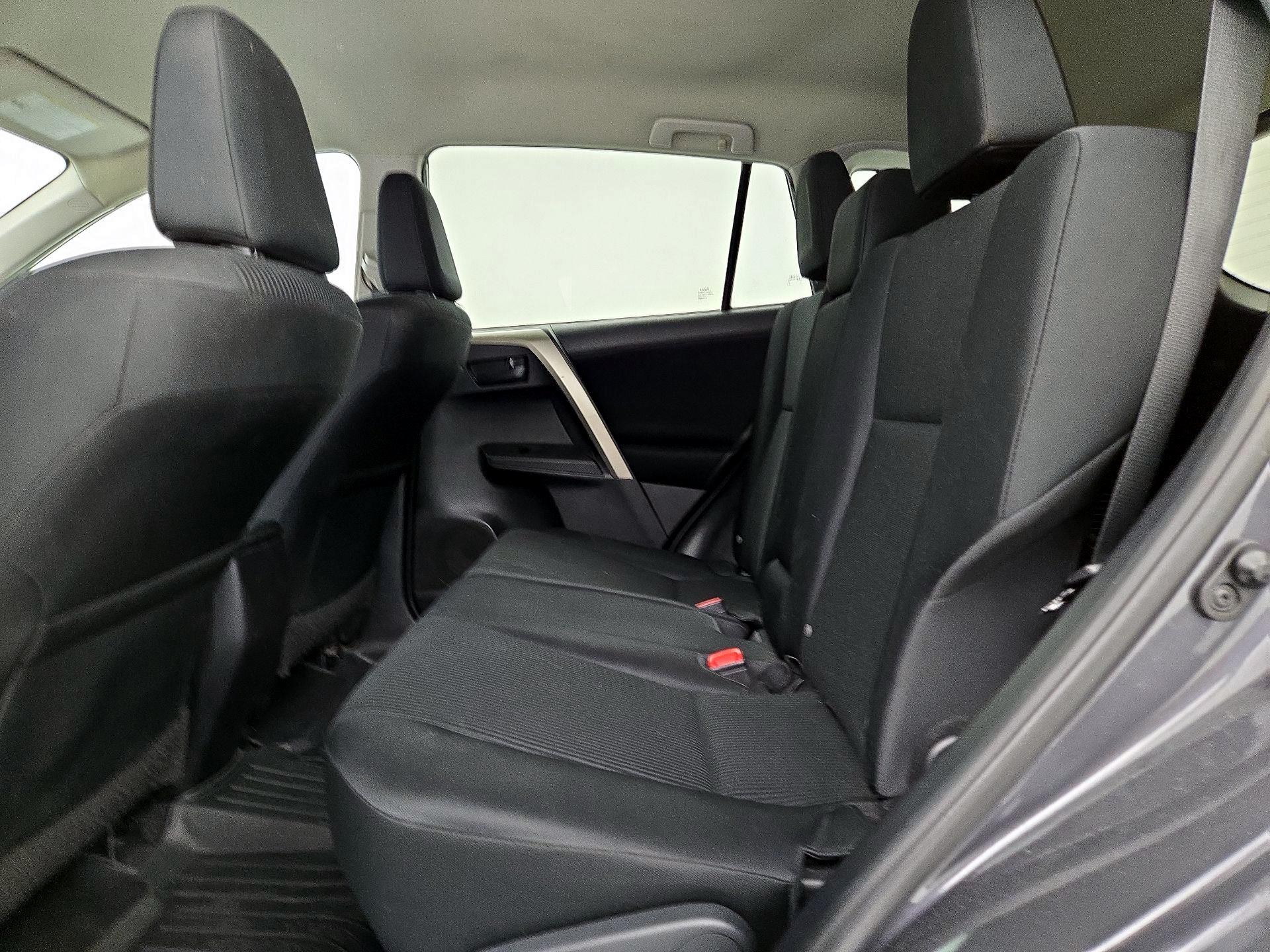 Thumbnail: 2015 Toyota RAV4 - 19