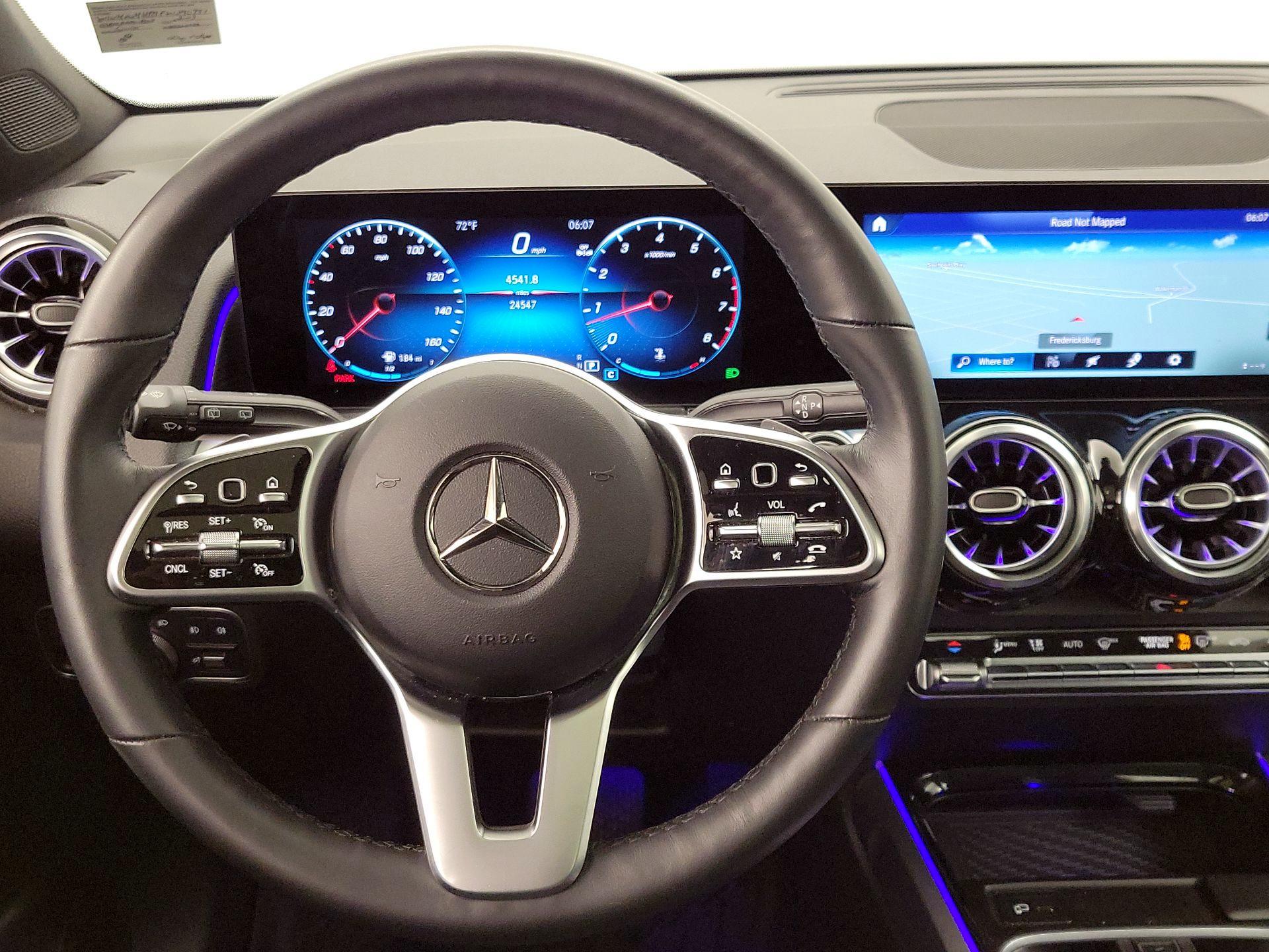 Thumbnail: 2023 Mercedes-Benz GLB - 10