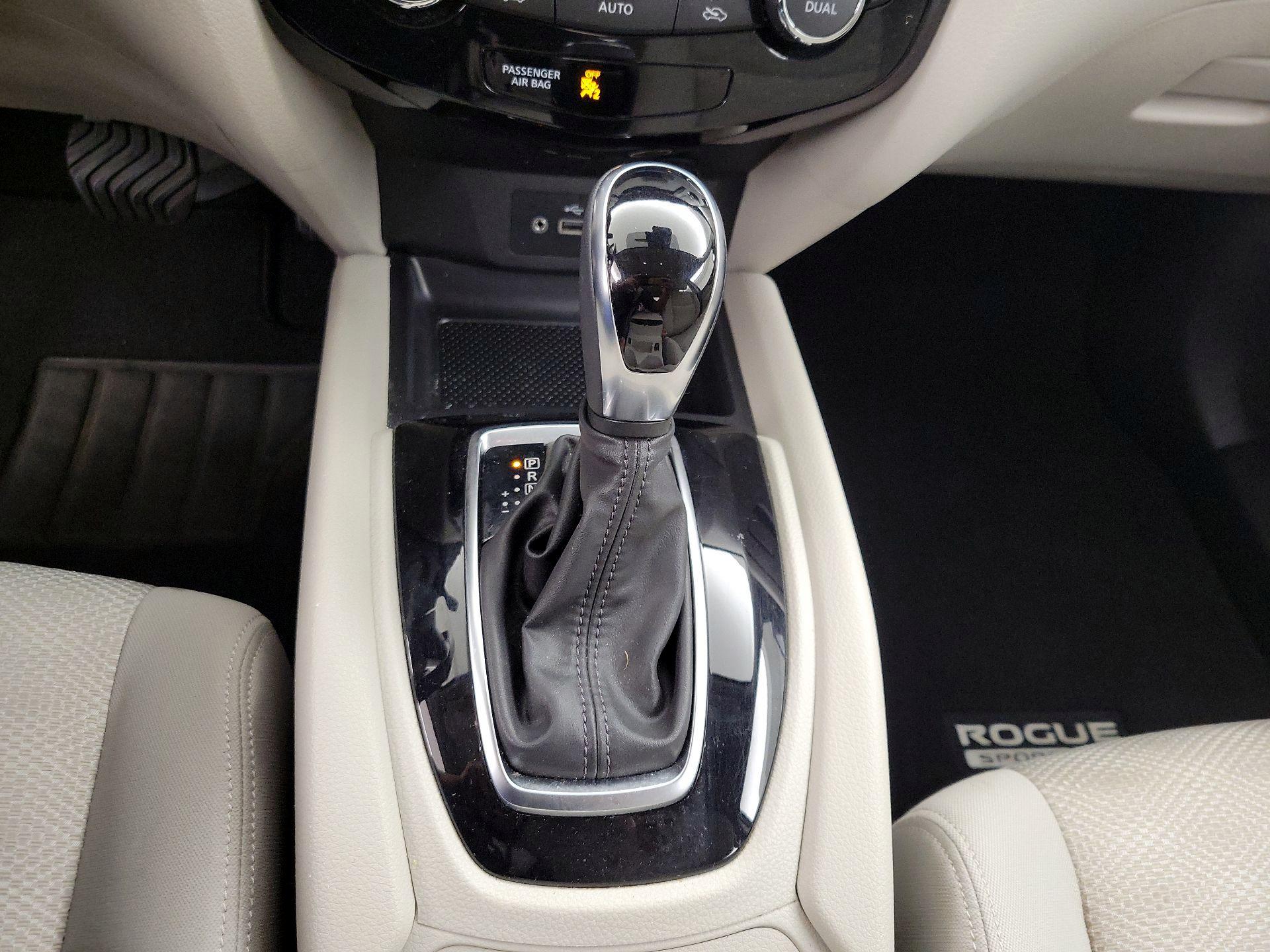 Thumbnail: 2020 Nissan Rogue Sport - 17
