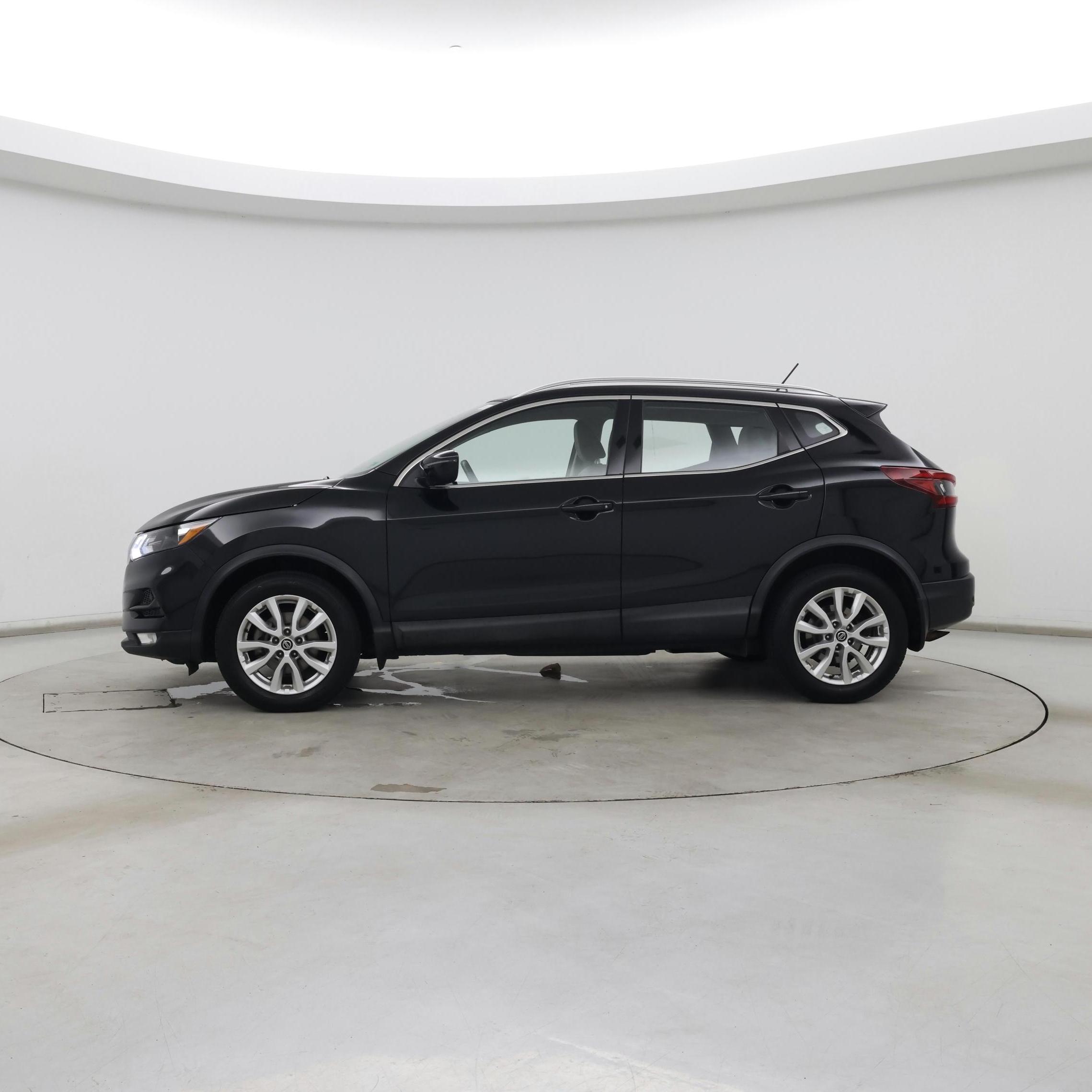 Thumbnail: 2020 Nissan Rogue Sport - 3