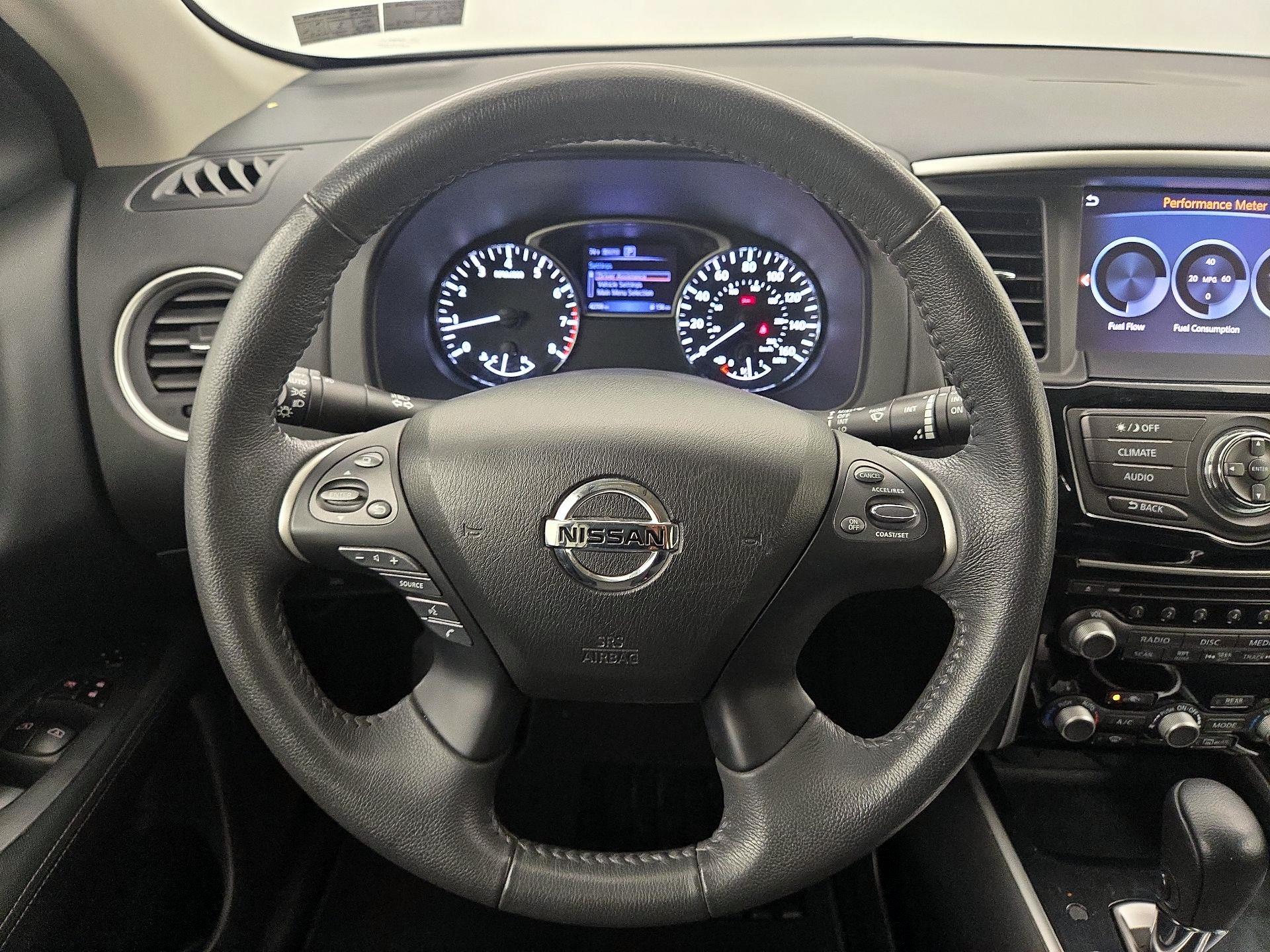 Thumbnail: 2017 Nissan Pathfinder - 10