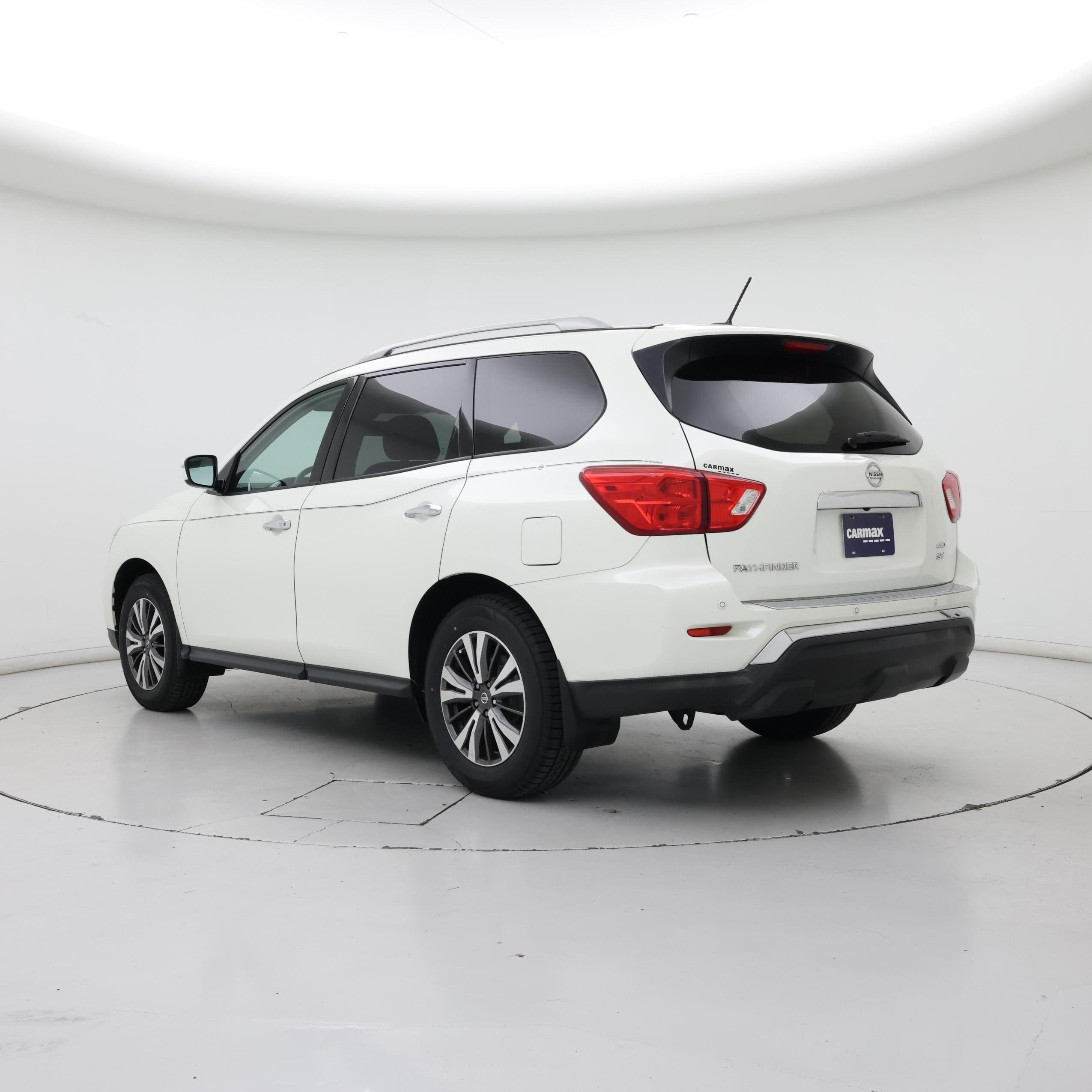 Thumbnail: 2017 Nissan Pathfinder - 2