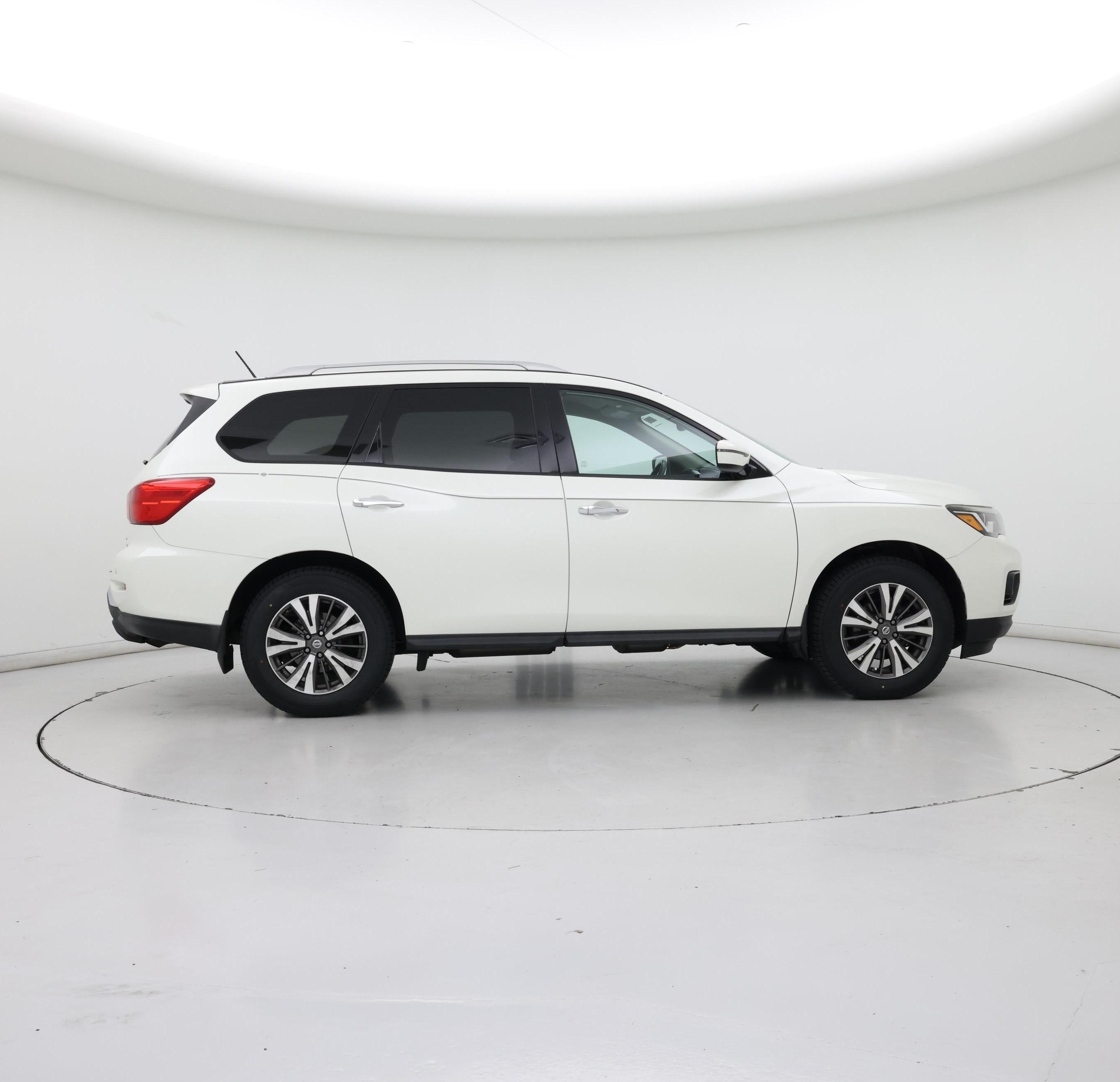 Thumbnail: 2017 Nissan Pathfinder - 7