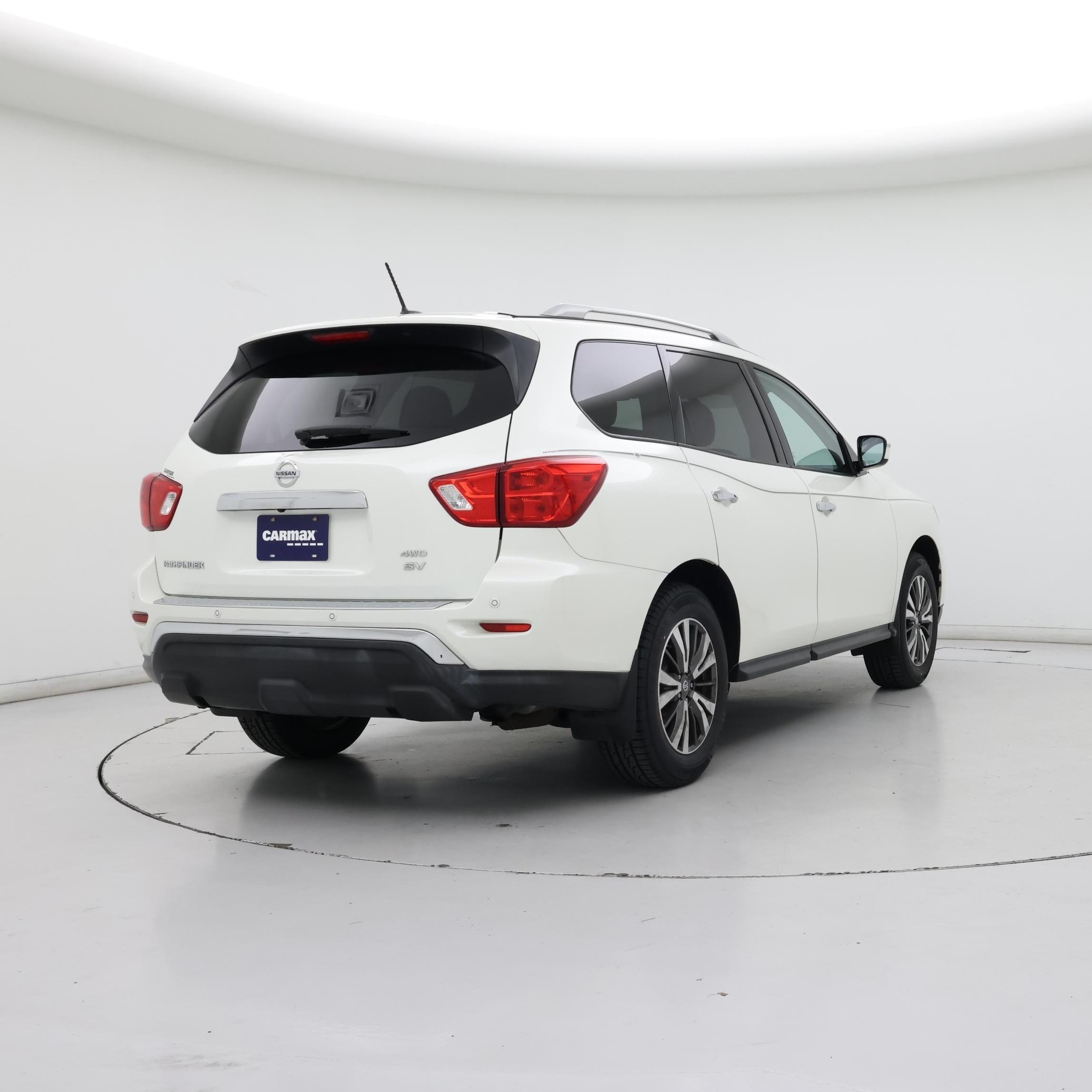 Thumbnail: 2017 Nissan Pathfinder - 8