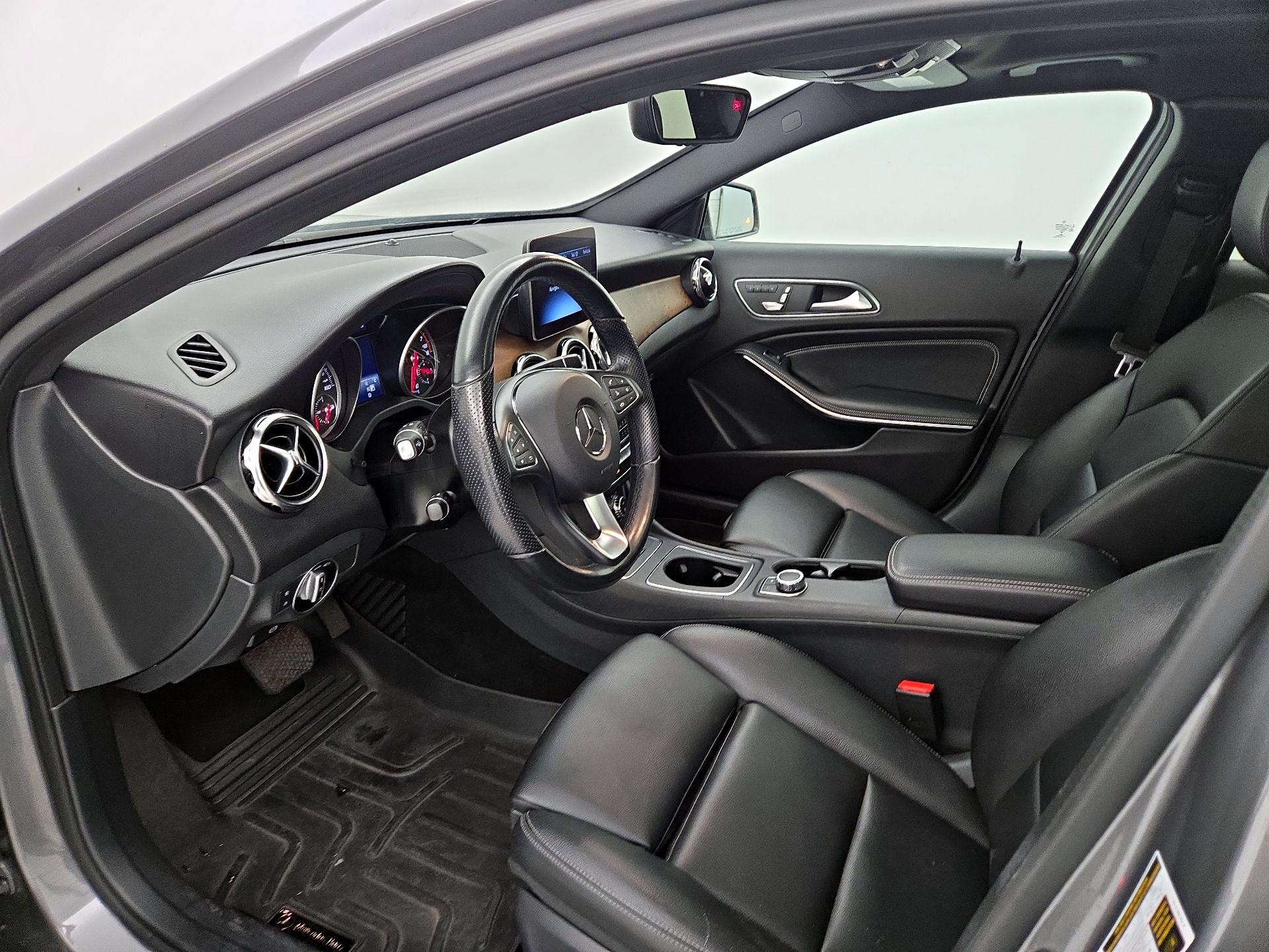 Thumbnail: 2019 Mercedes-Benz GLA - 11