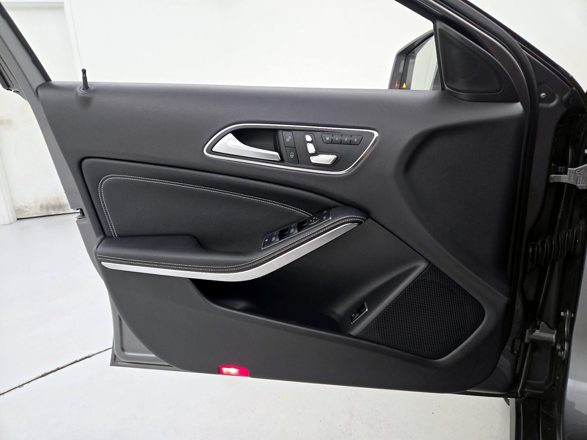 Thumbnail: 2019 Mercedes-Benz GLA - 12