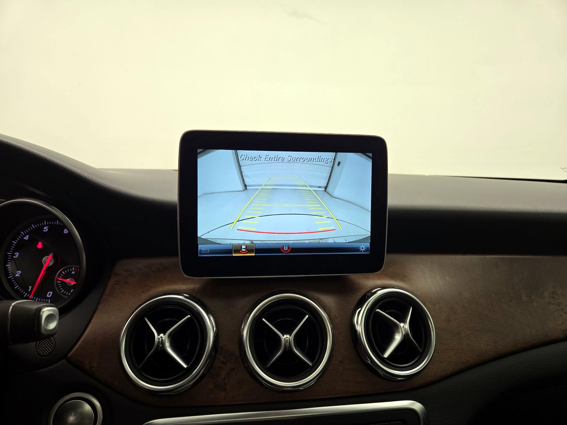 Thumbnail: 2019 Mercedes-Benz GLA - 14