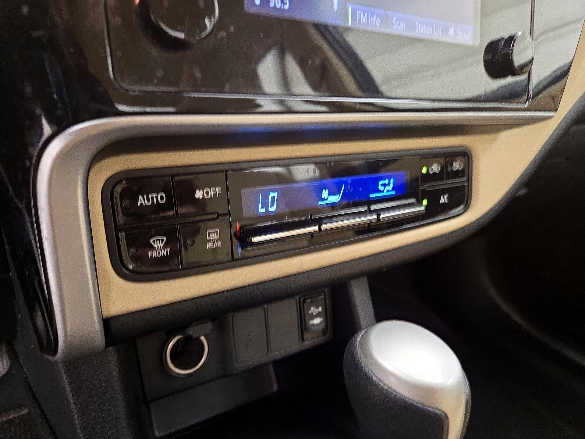 Thumbnail: 2019 Toyota Corolla - 16