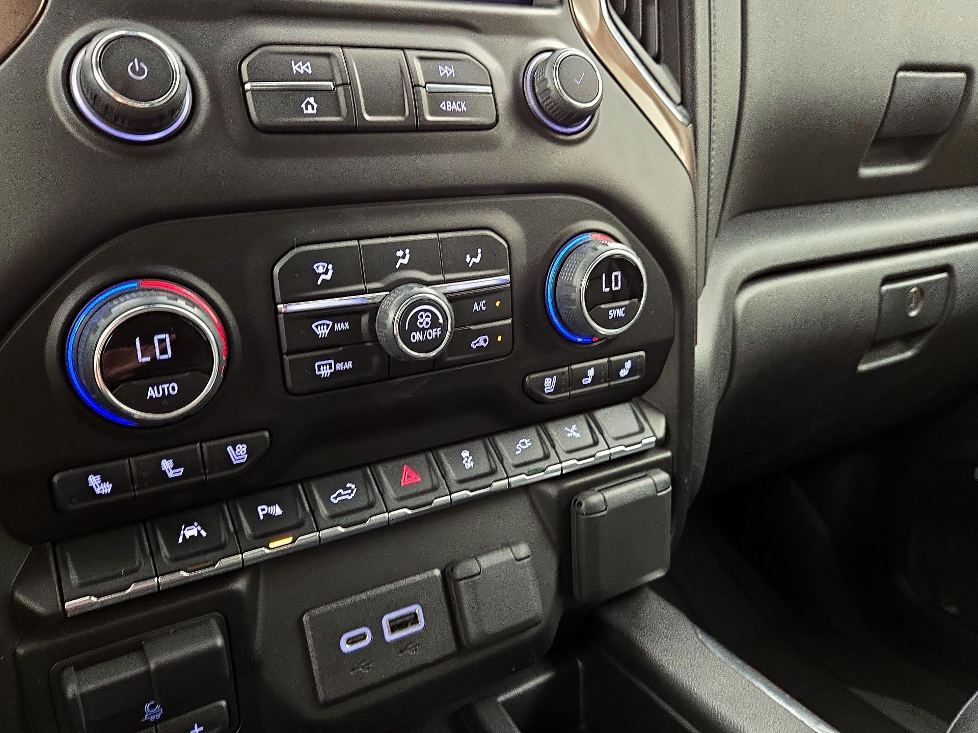 Thumbnail: 2022 Chevrolet Silverado 1500 - 16