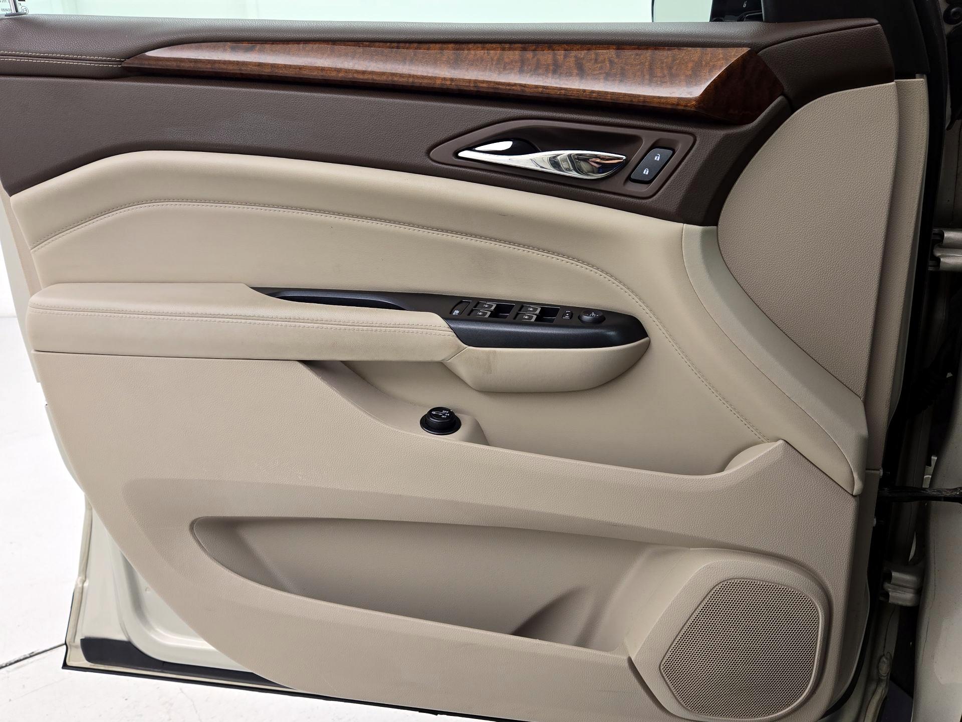 Thumbnail: 2015 Cadillac SRX - 12
