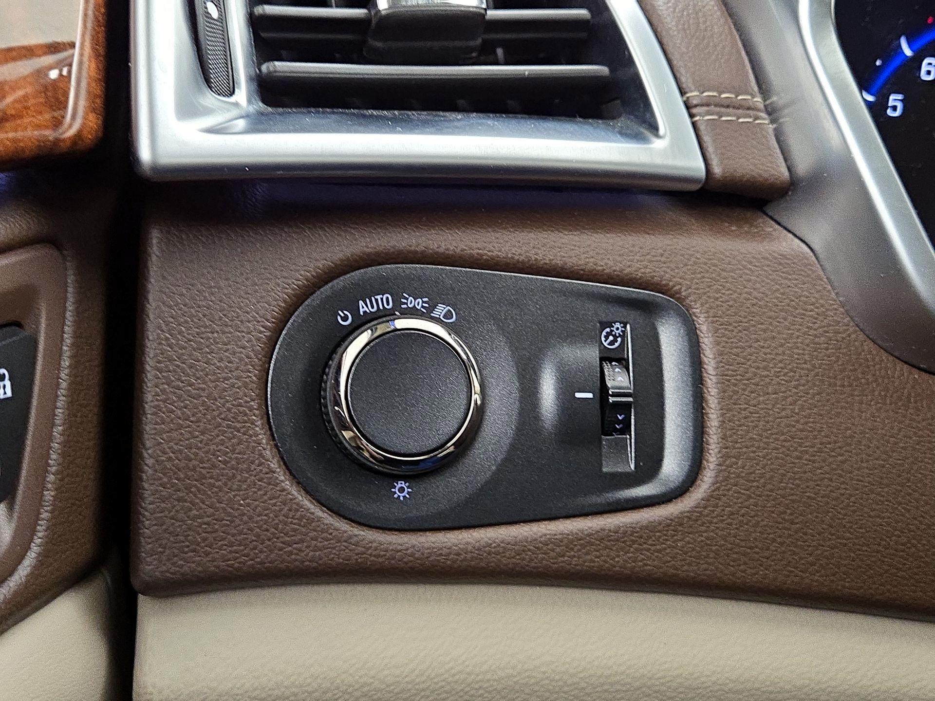 Thumbnail: 2015 Cadillac SRX - 13